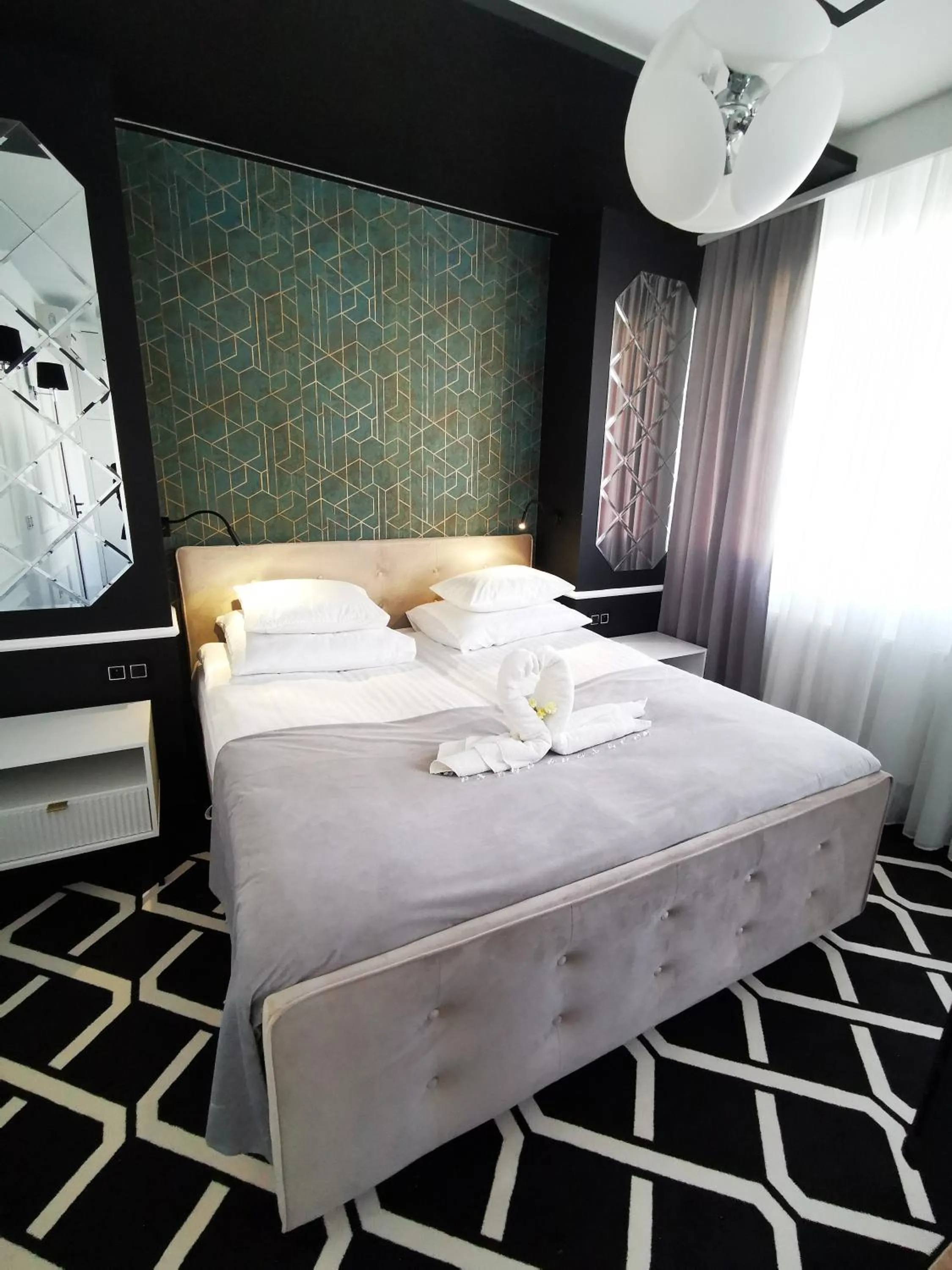 Shower, Bed in Hotel Daria