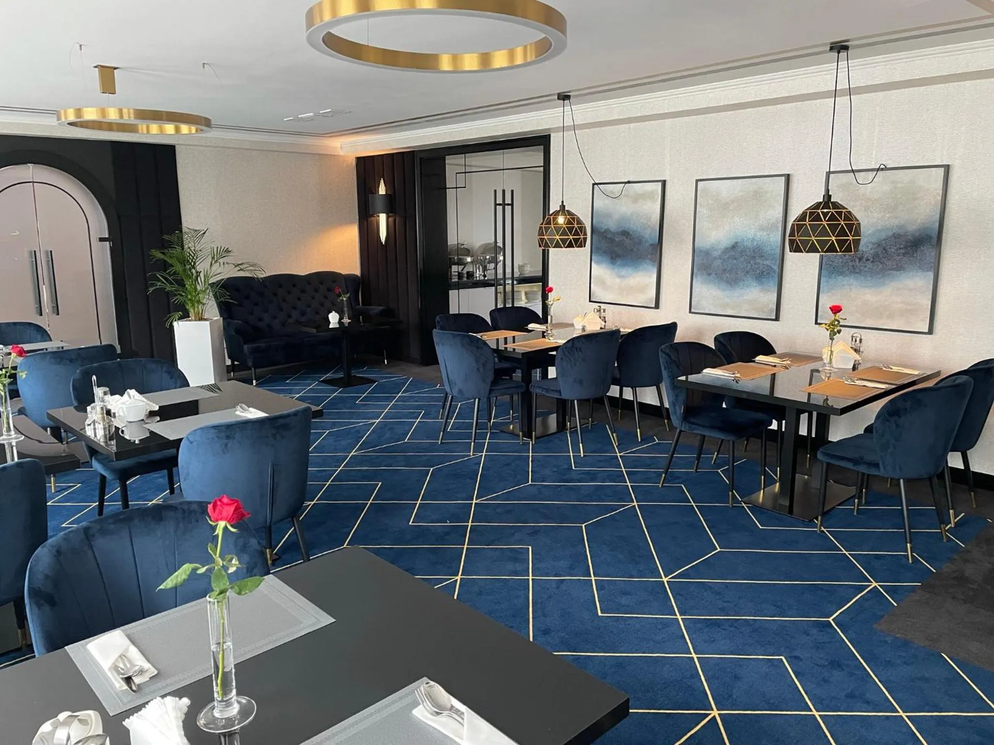 Restaurant/places to eat in Hotel Daria