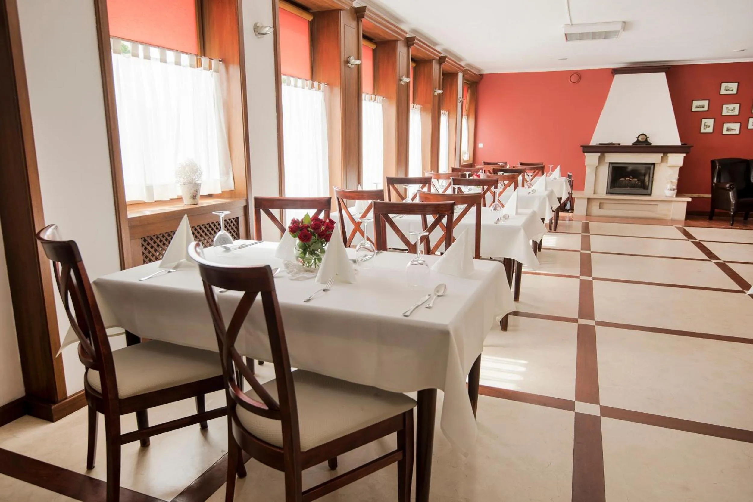 Restaurant/places to eat in Hotel Daria