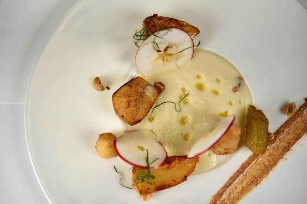 Restaurant/places to eat in Logis Restaurant & Hôtel À la 12