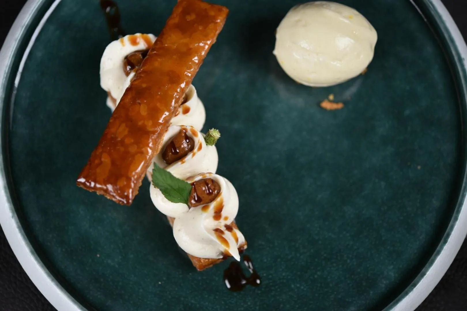 Restaurant/places to eat in Logis Restaurant & Hôtel À la 12