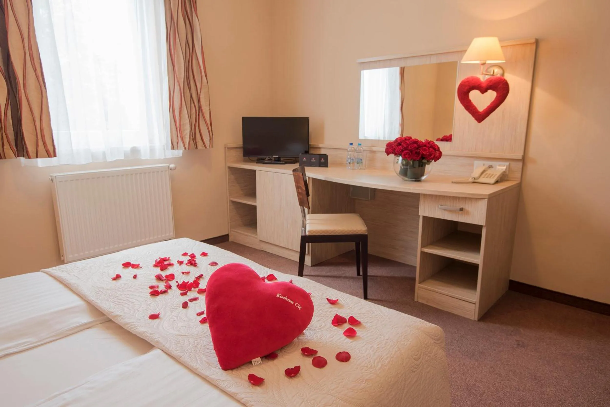Seating area, Bed in Arena Hotel Spa & Wellness