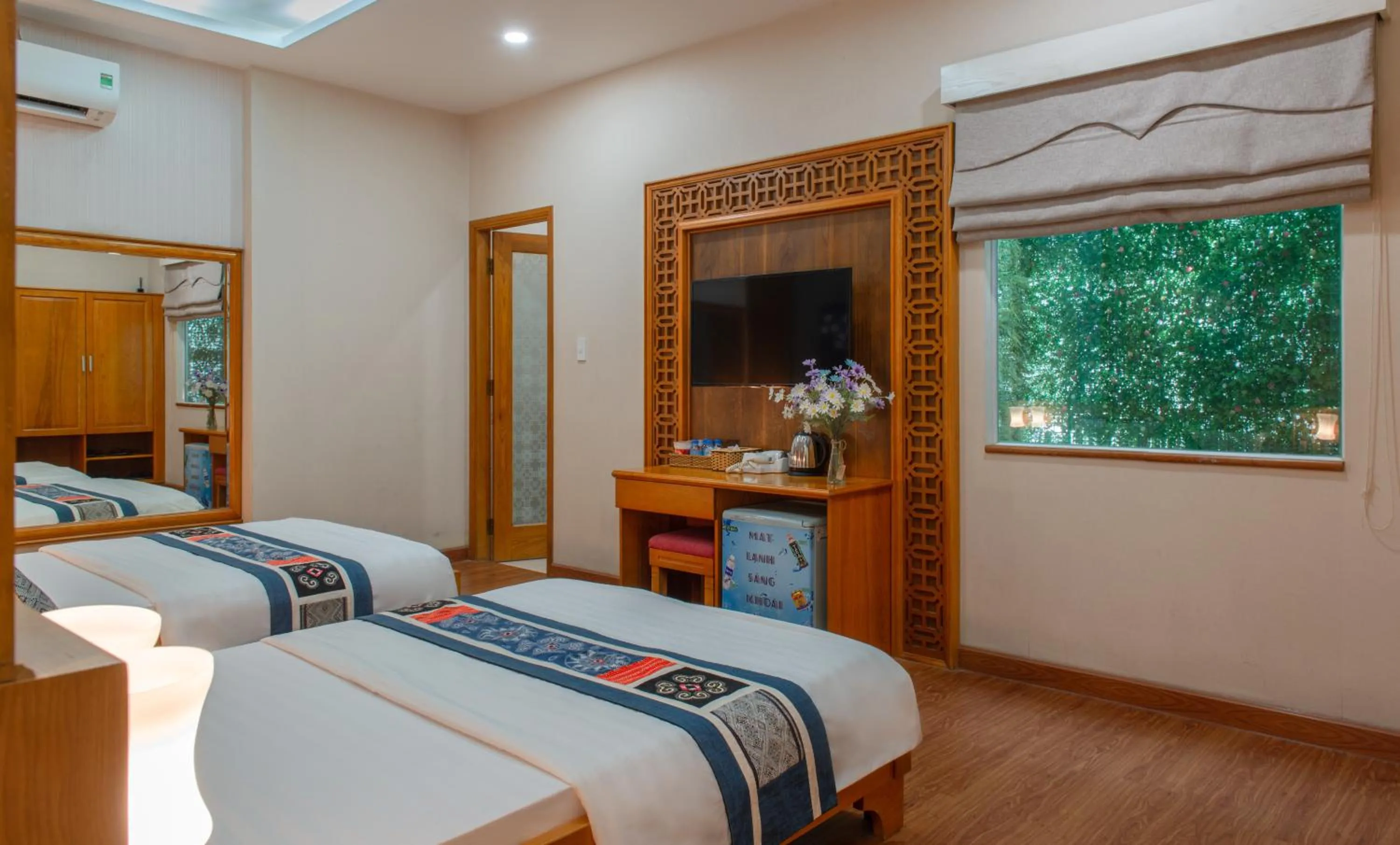 View (from property/room), Bed in Anh Dao Hotel