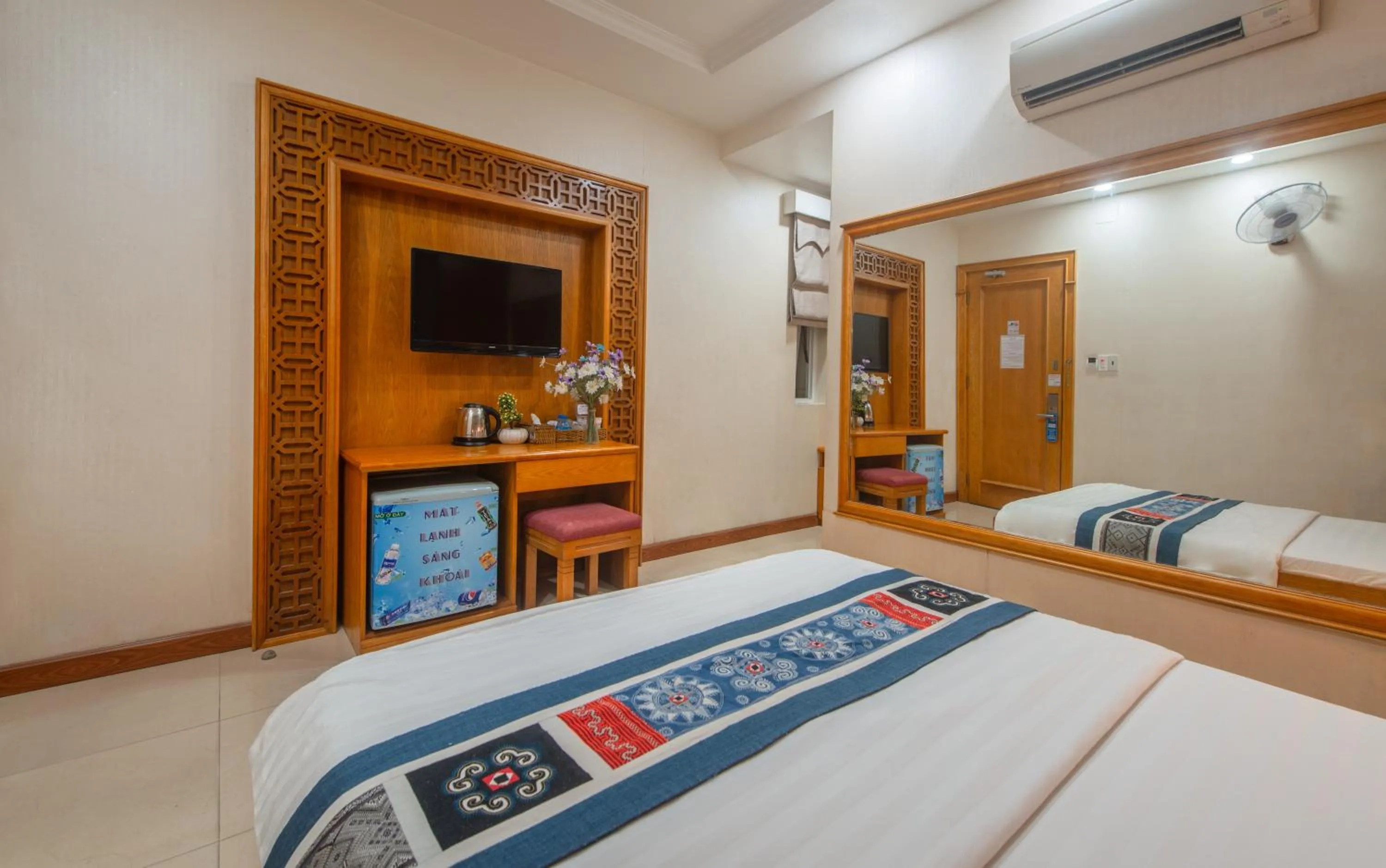 Photo of the whole room, Bed in Anh Dao Hotel