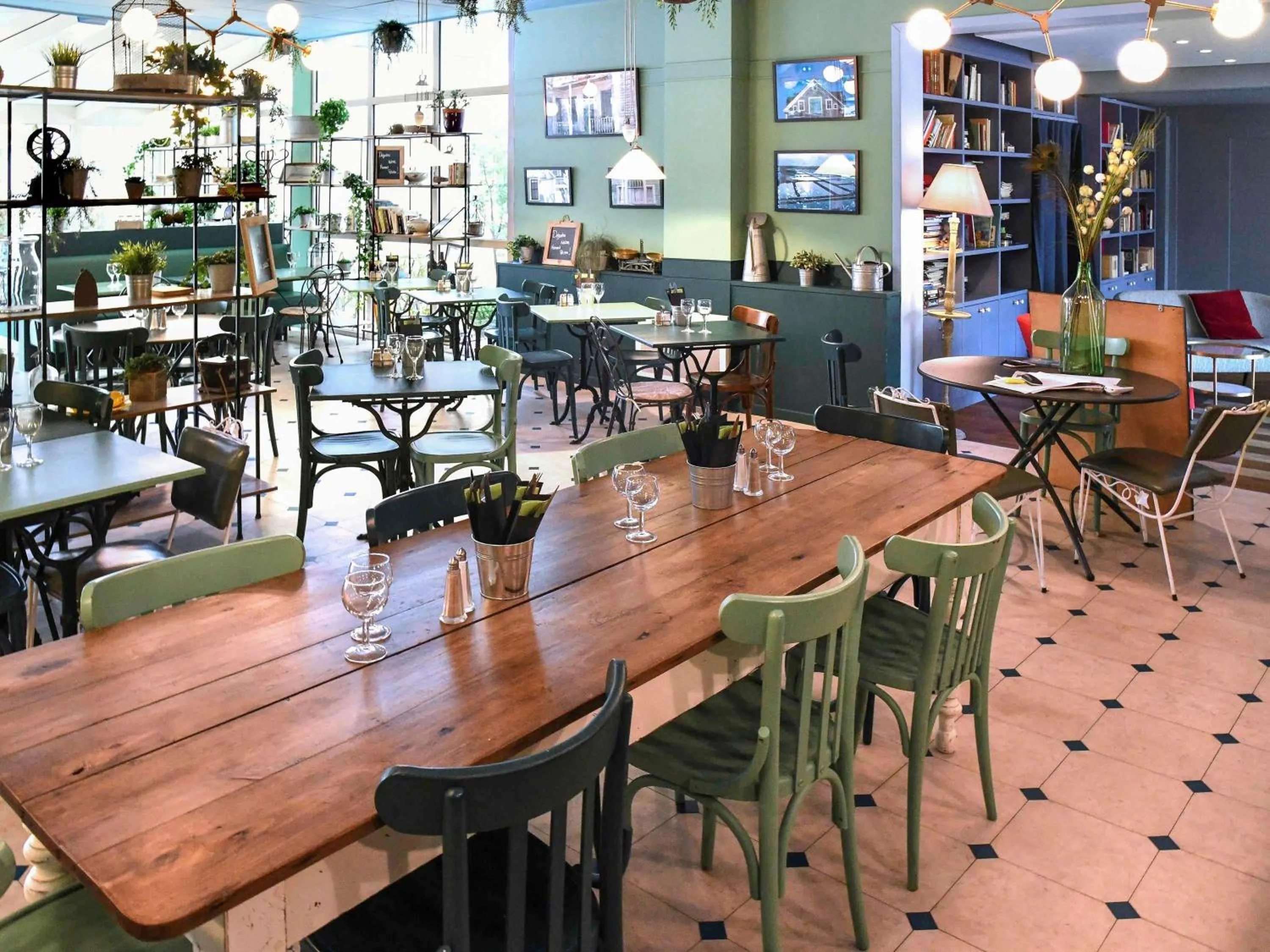 Restaurant/places to eat in ibis Nantes Saint Herblain