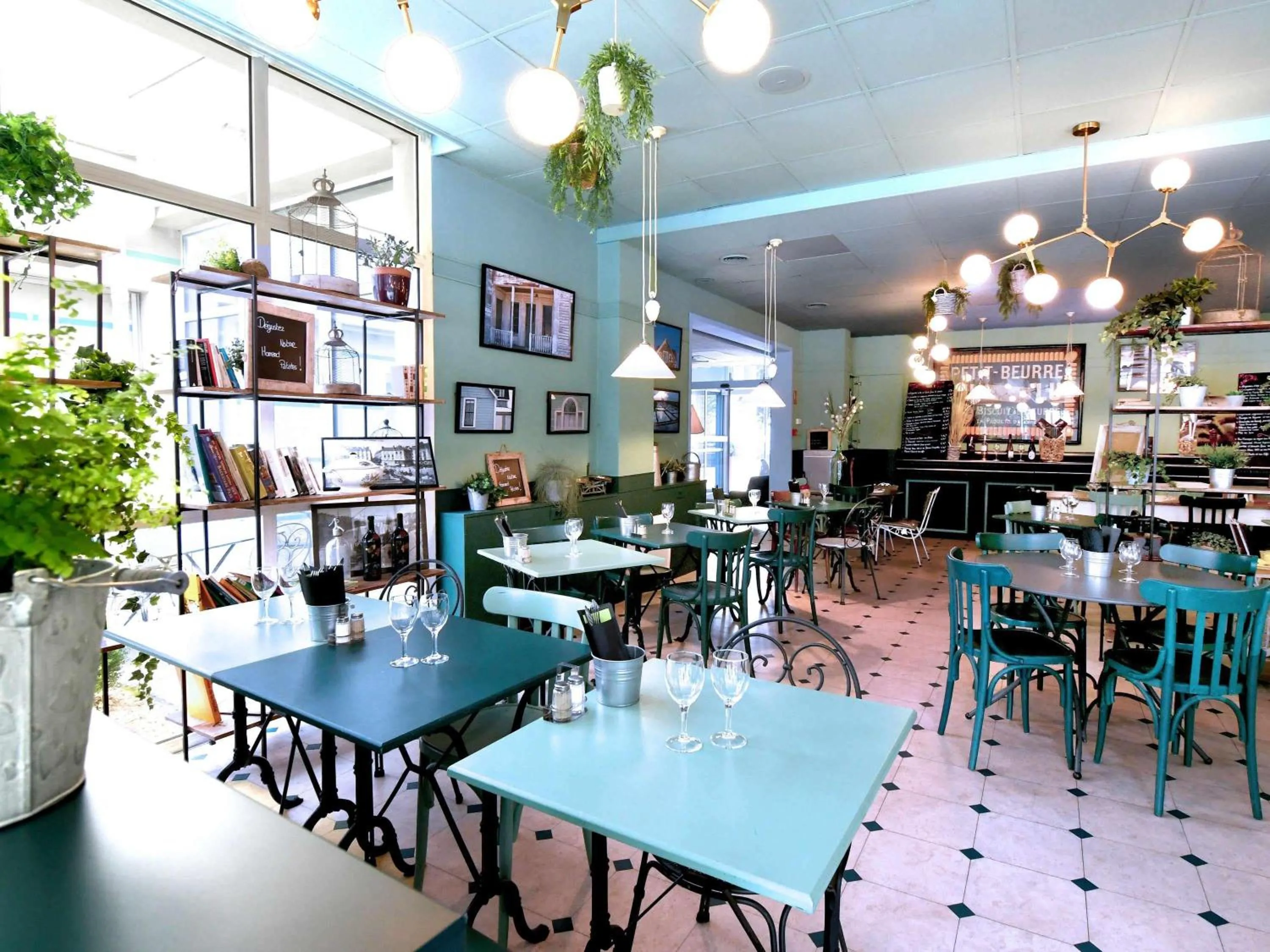 Restaurant/places to eat in ibis Nantes Saint Herblain