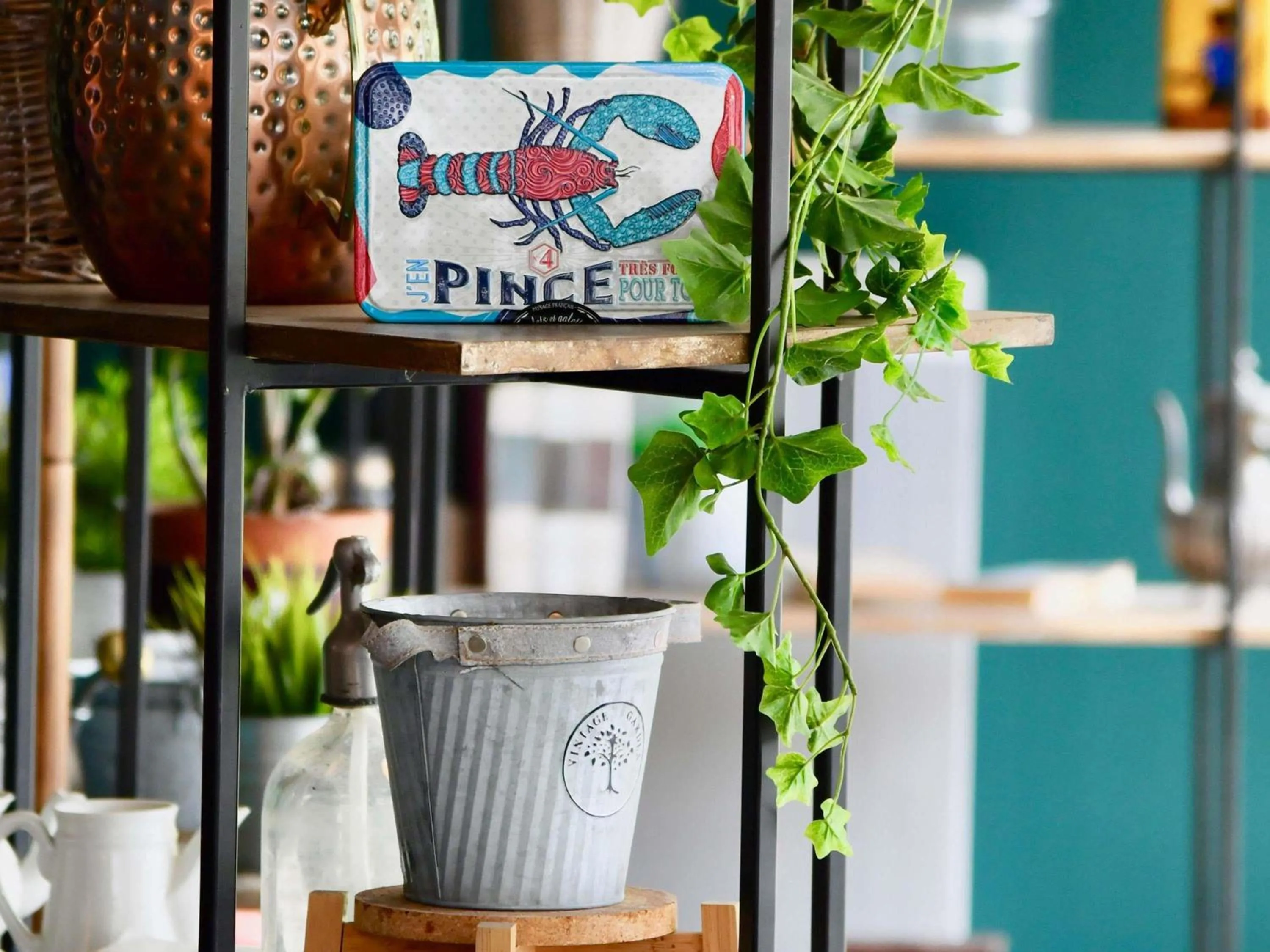 Lounge or bar in ibis Nantes Saint Herblain