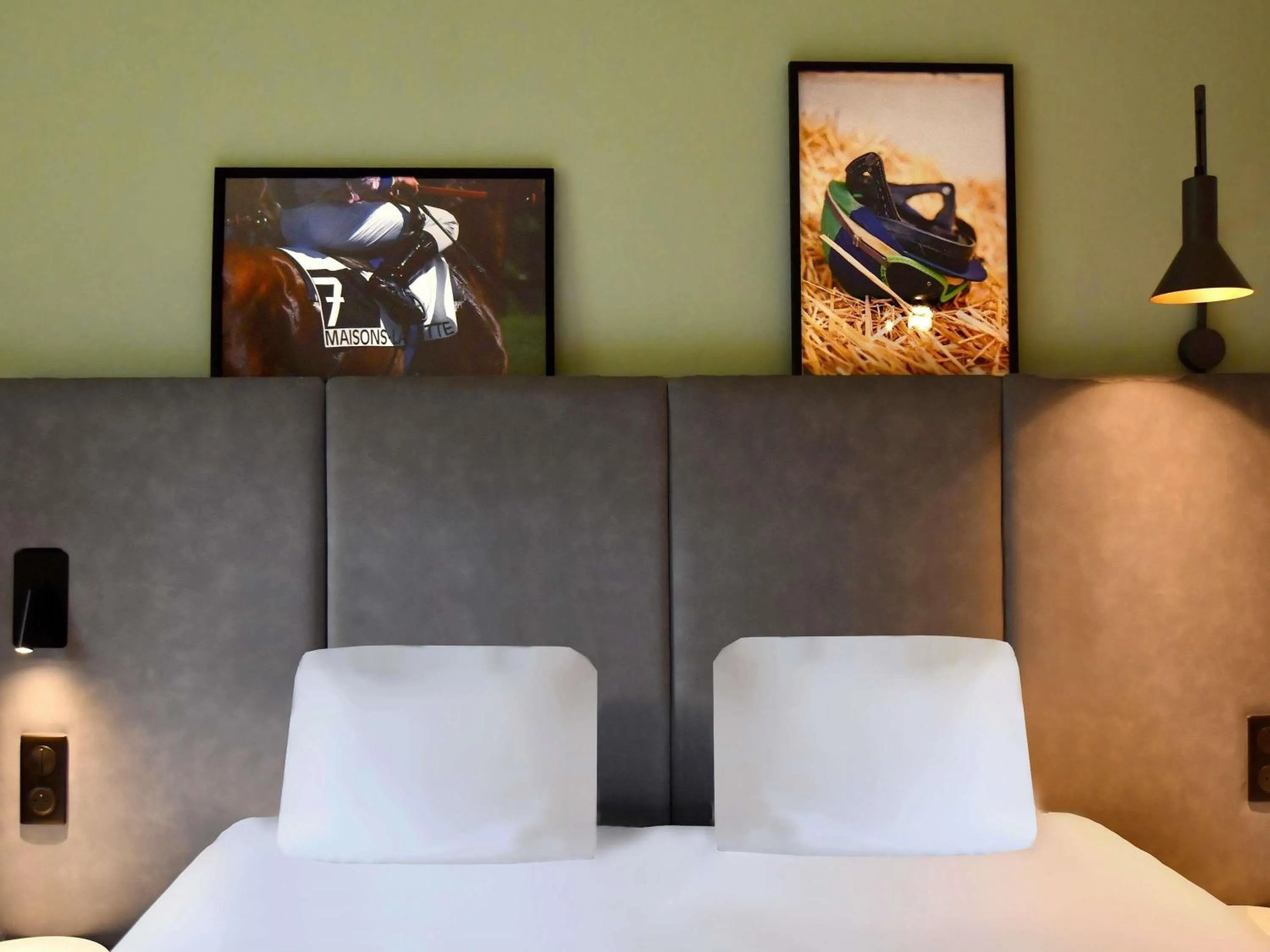 Bedroom, Bed in ibis Nantes Saint Herblain