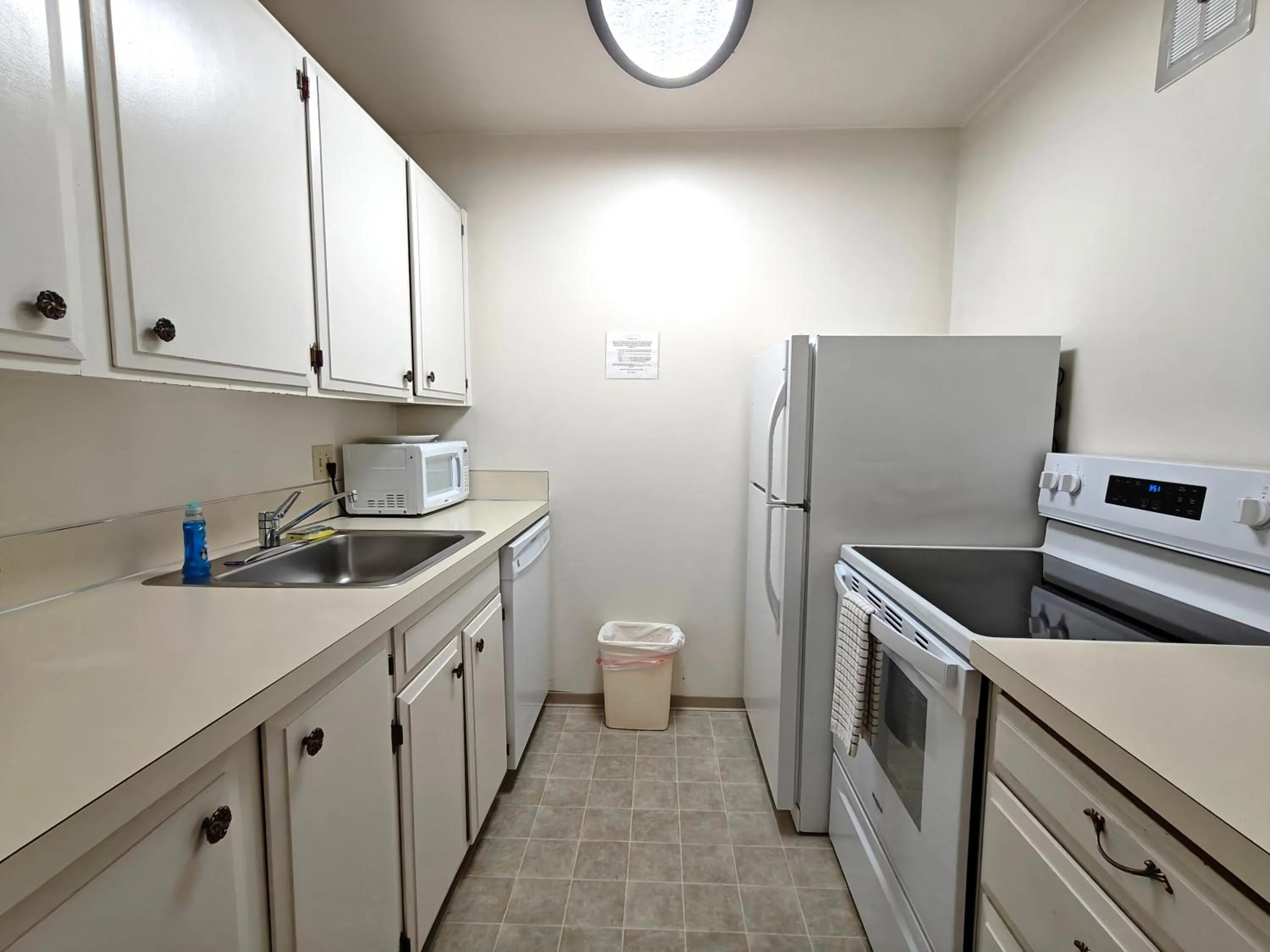 kitchen in La Residence Suite Hotel