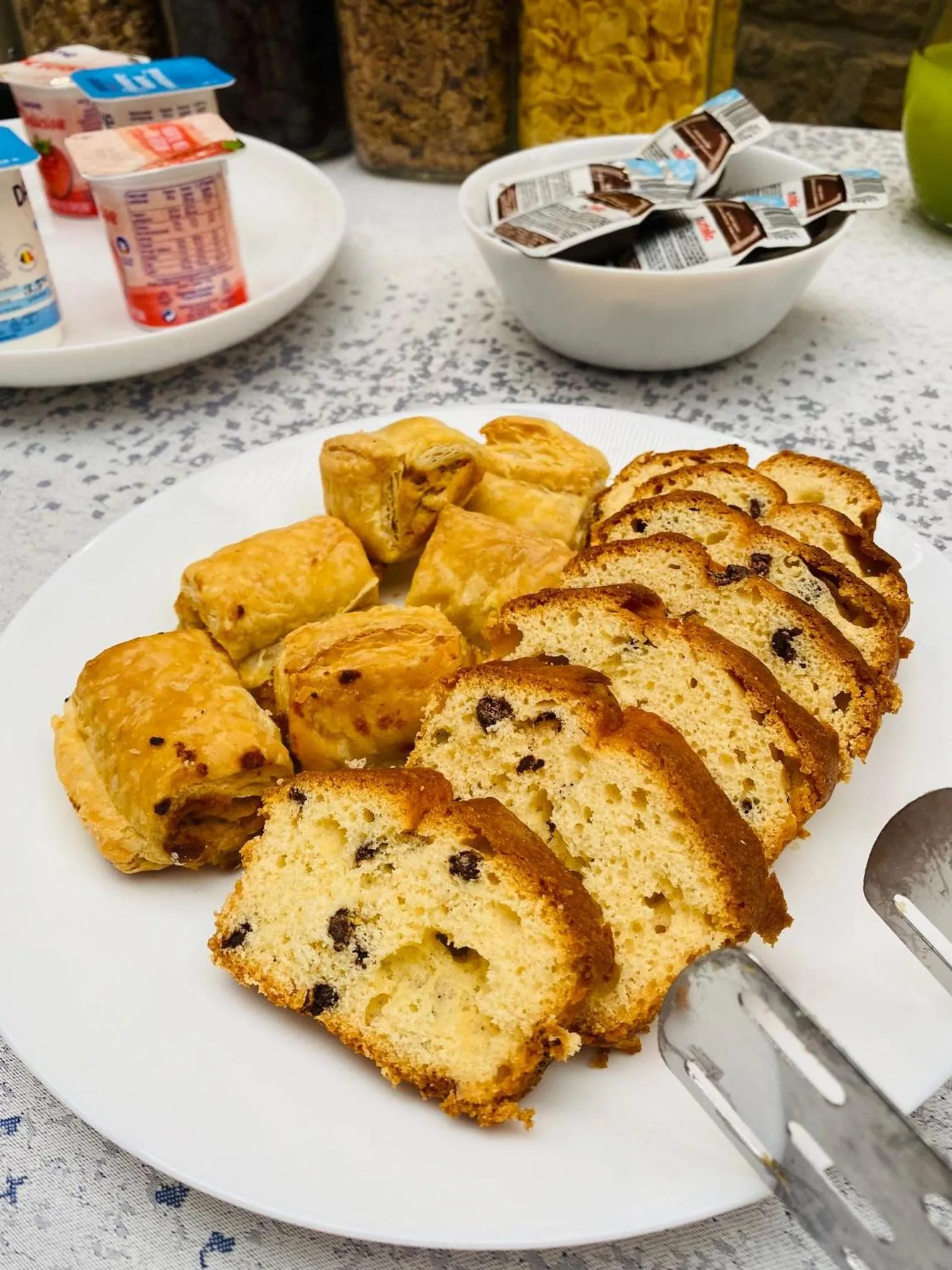 Buffet breakfast in Hanul Fullton