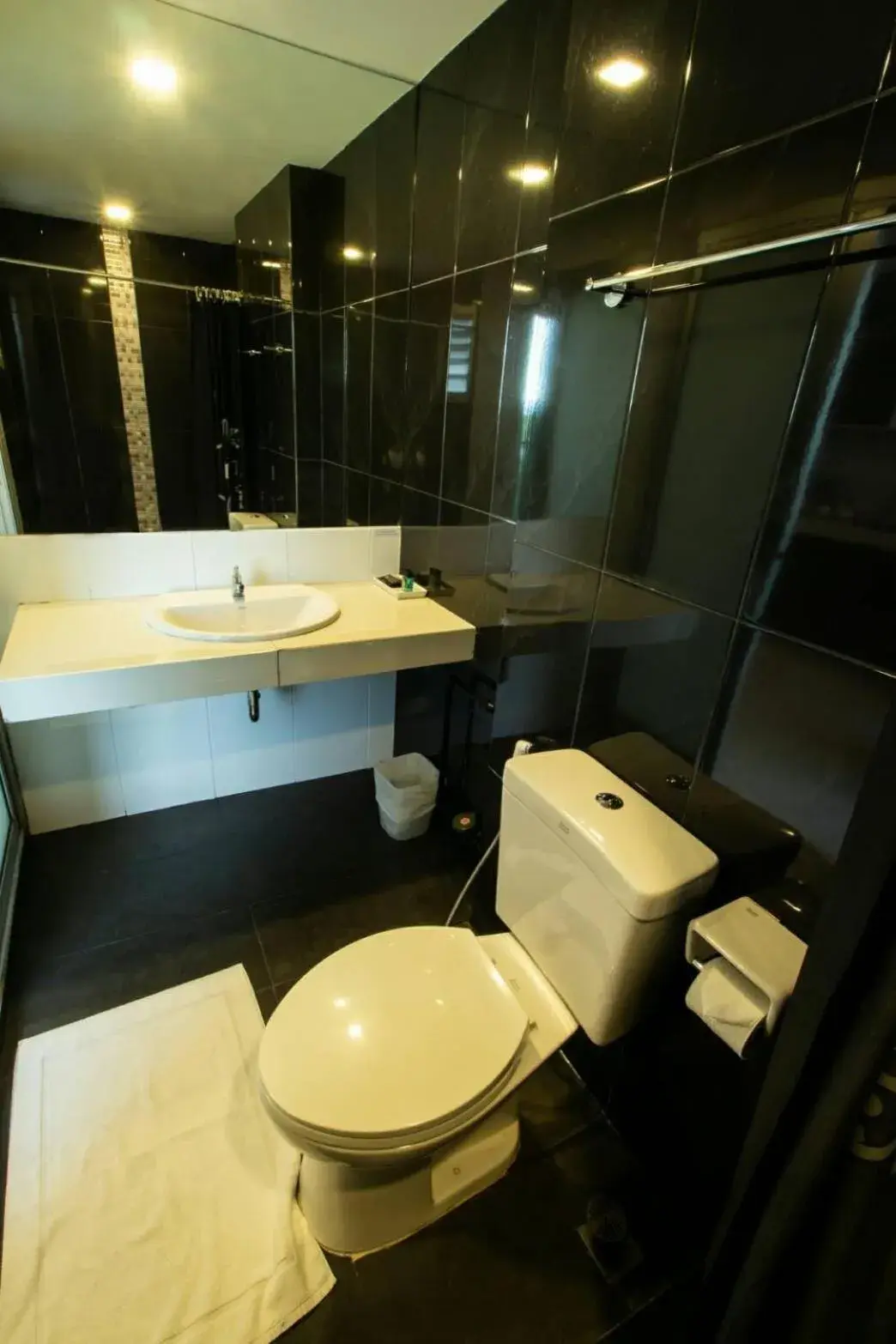 Standard Twin Room in PM Residence Standard Twin Room in PM Residence