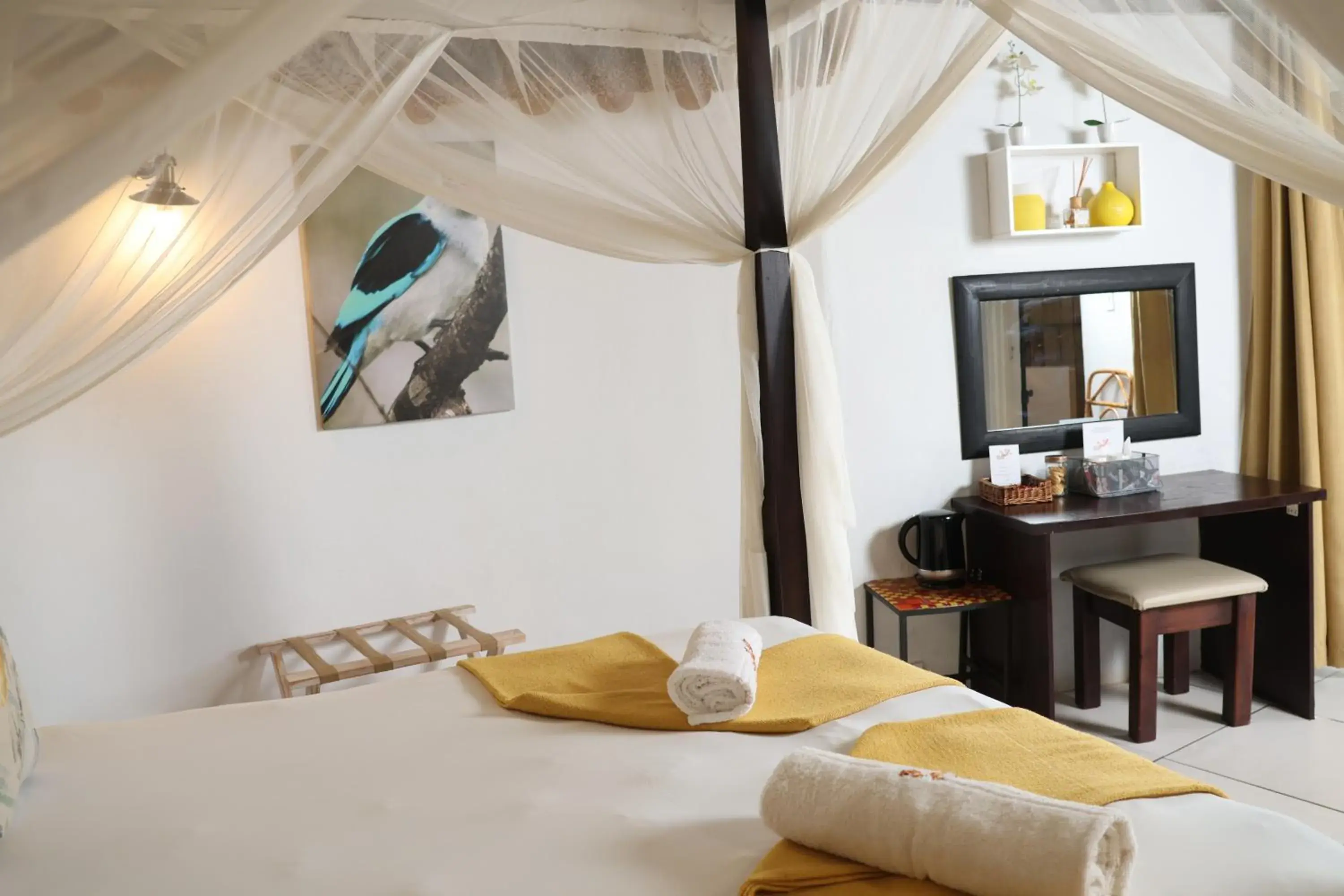 Luxury River Facing Room 10 in Sabie River Bush Lodge Luxury River Facing Room 10 in Sabie River Bush Lodge