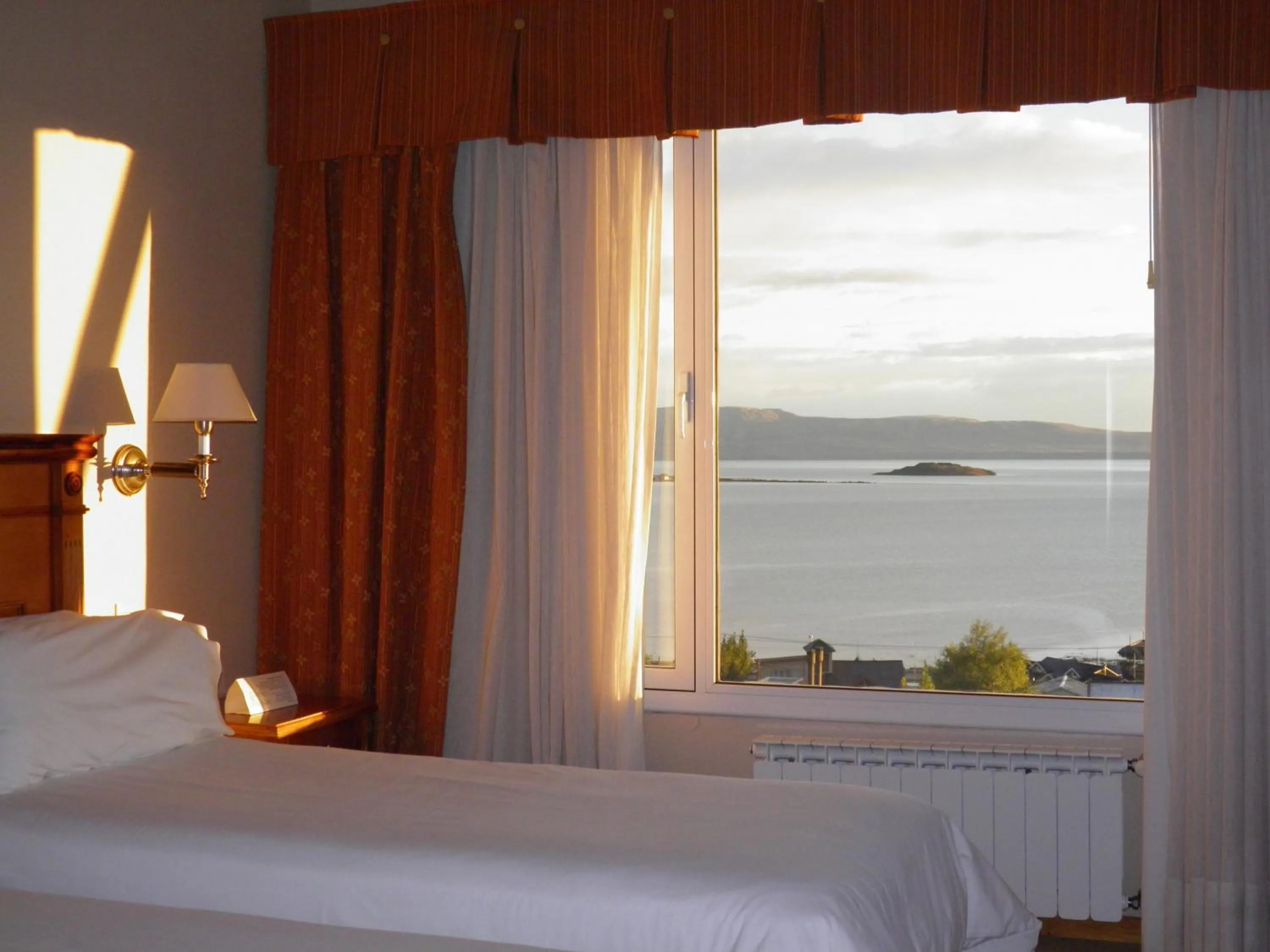 View (from property/room), Bed in Terrazas Del Calafate