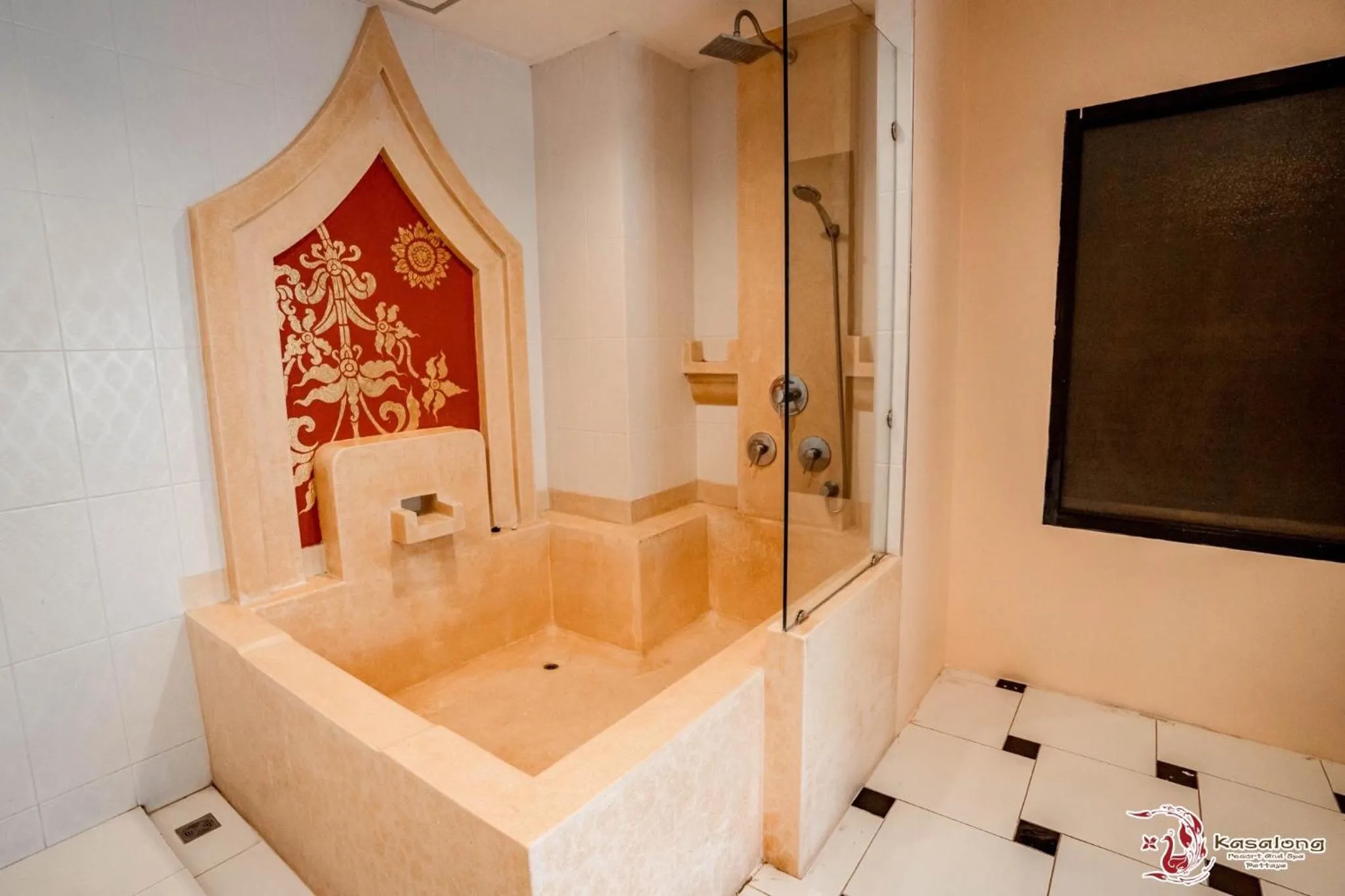 Shower in Kasalong Resort and Spa Pattaya
