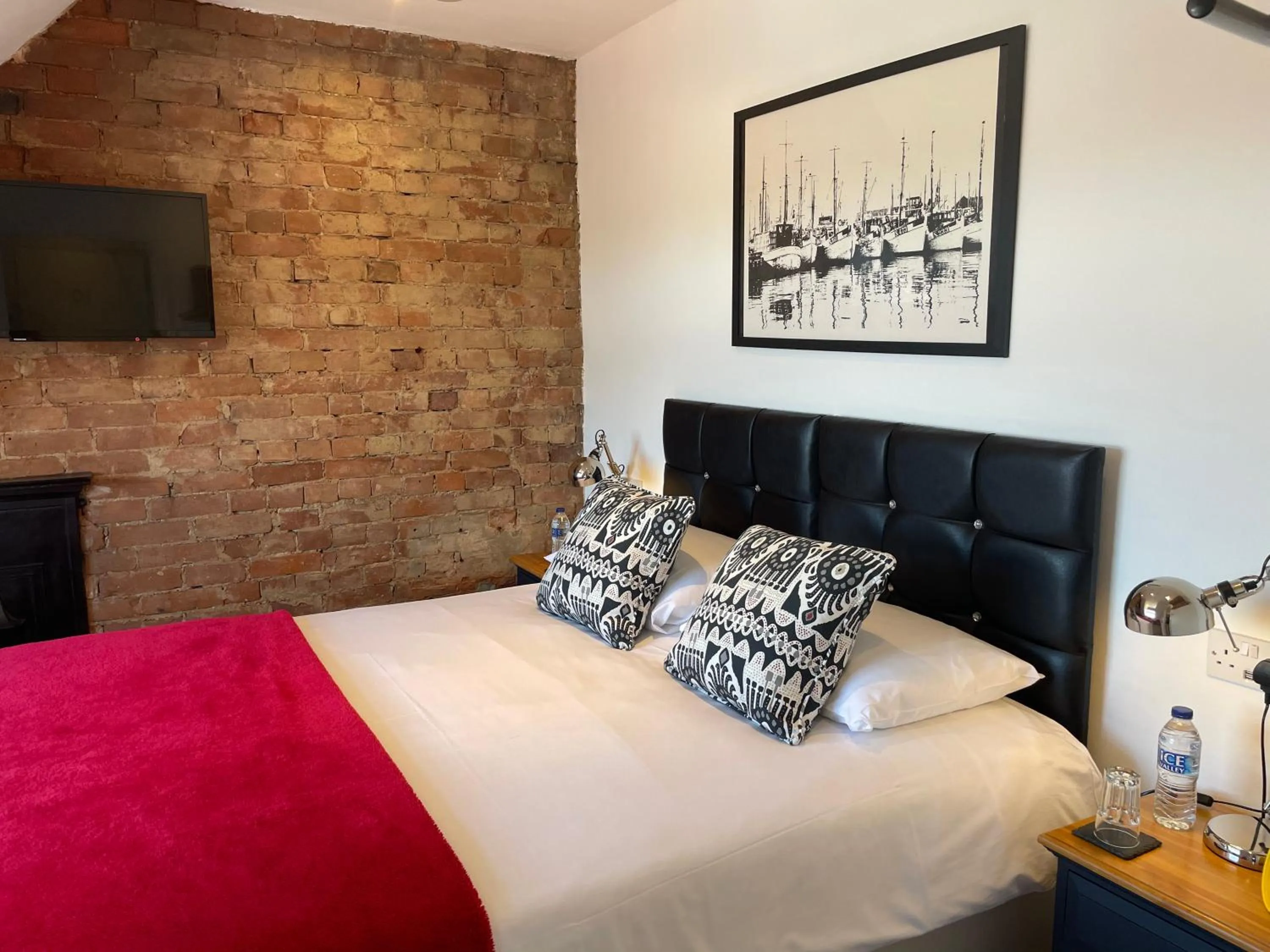 Bedroom, Bed in Holway House