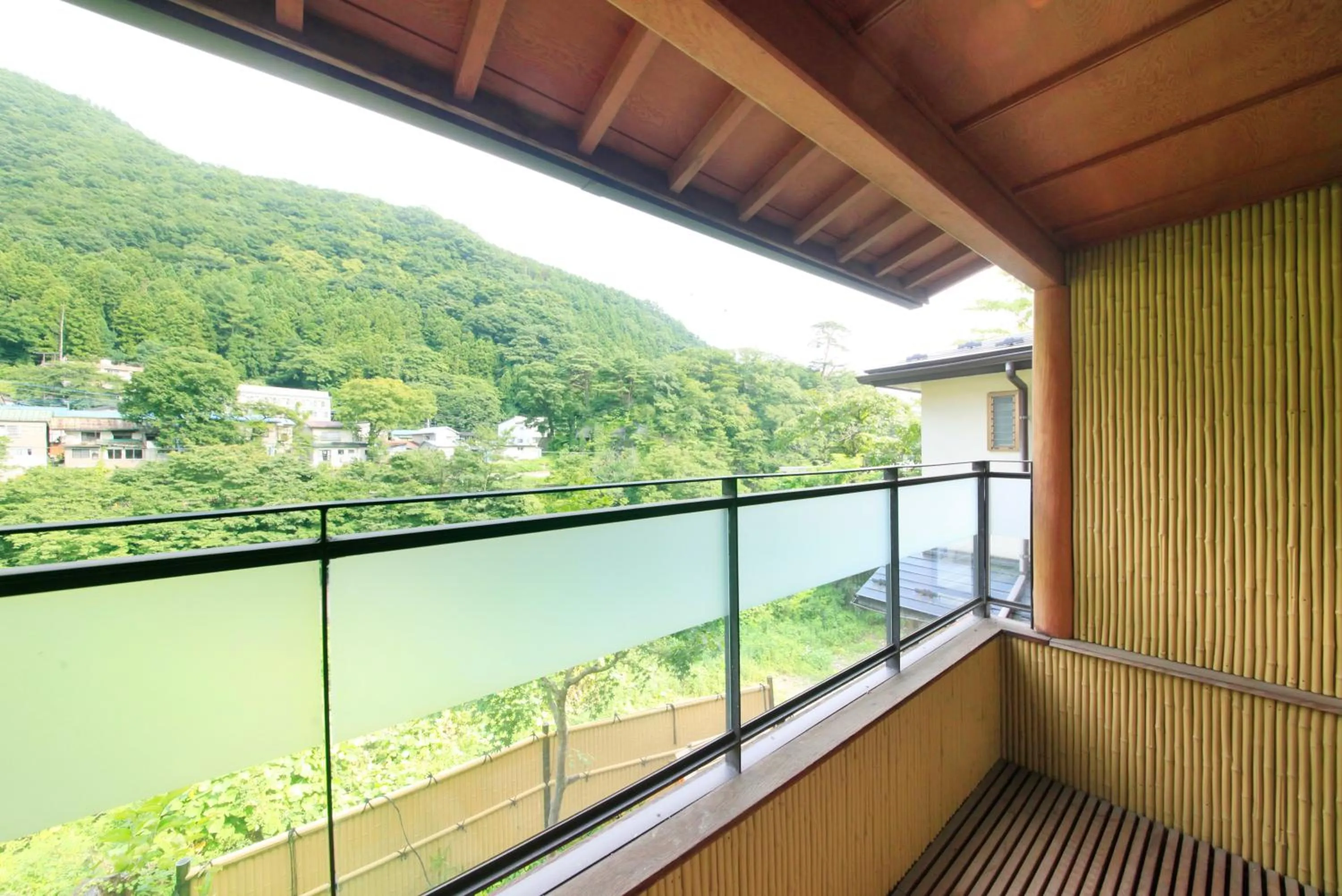 Photo of the whole room in Micasa