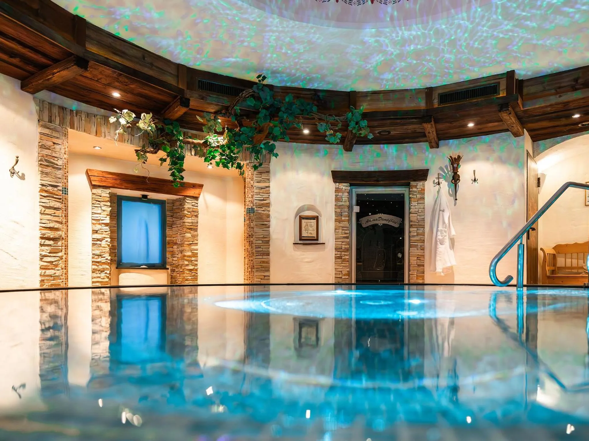 Hot Tub in Alpenhotel Tirolerhof