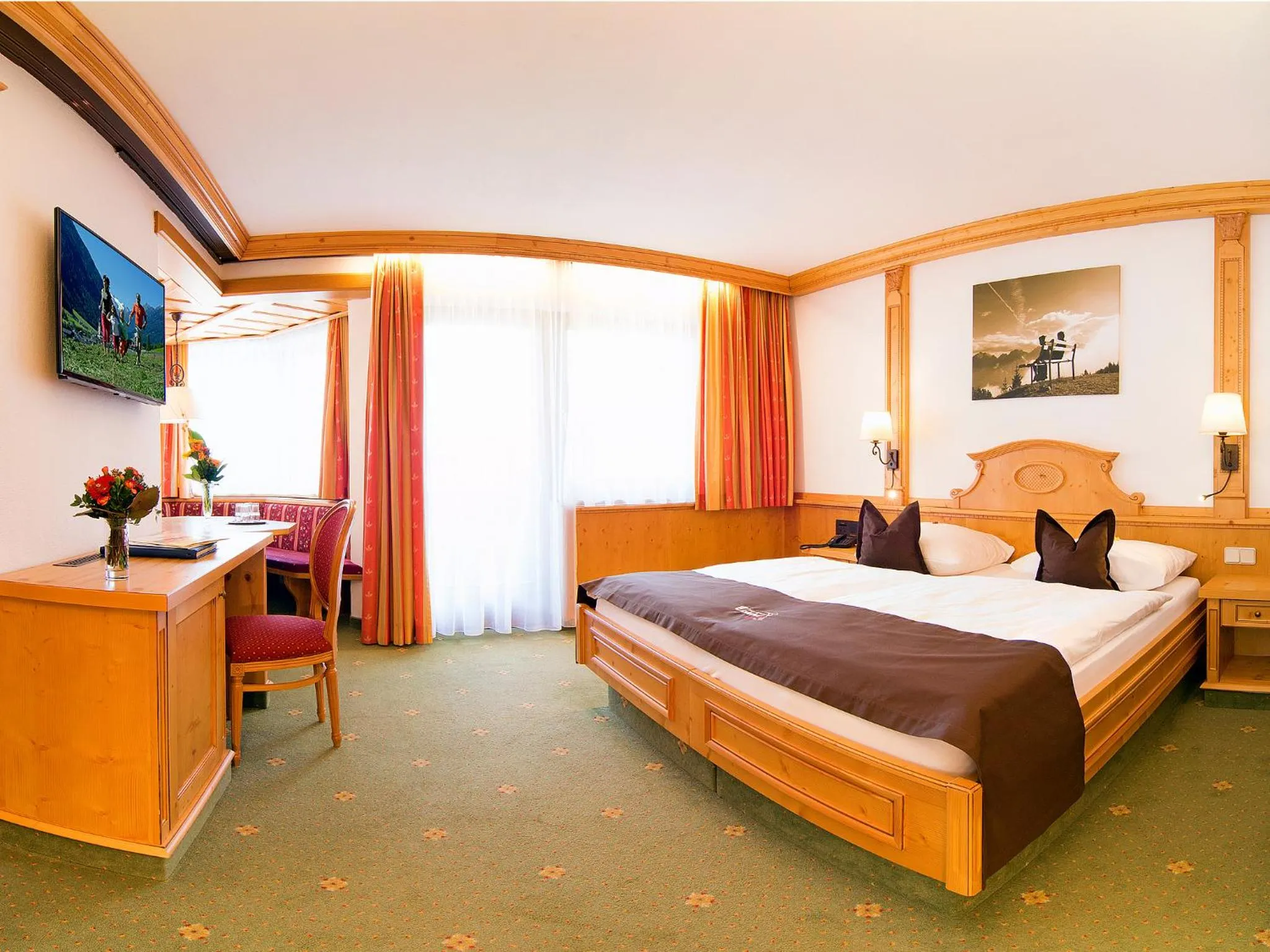 Bedroom, Bed in Alpenhotel Tirolerhof