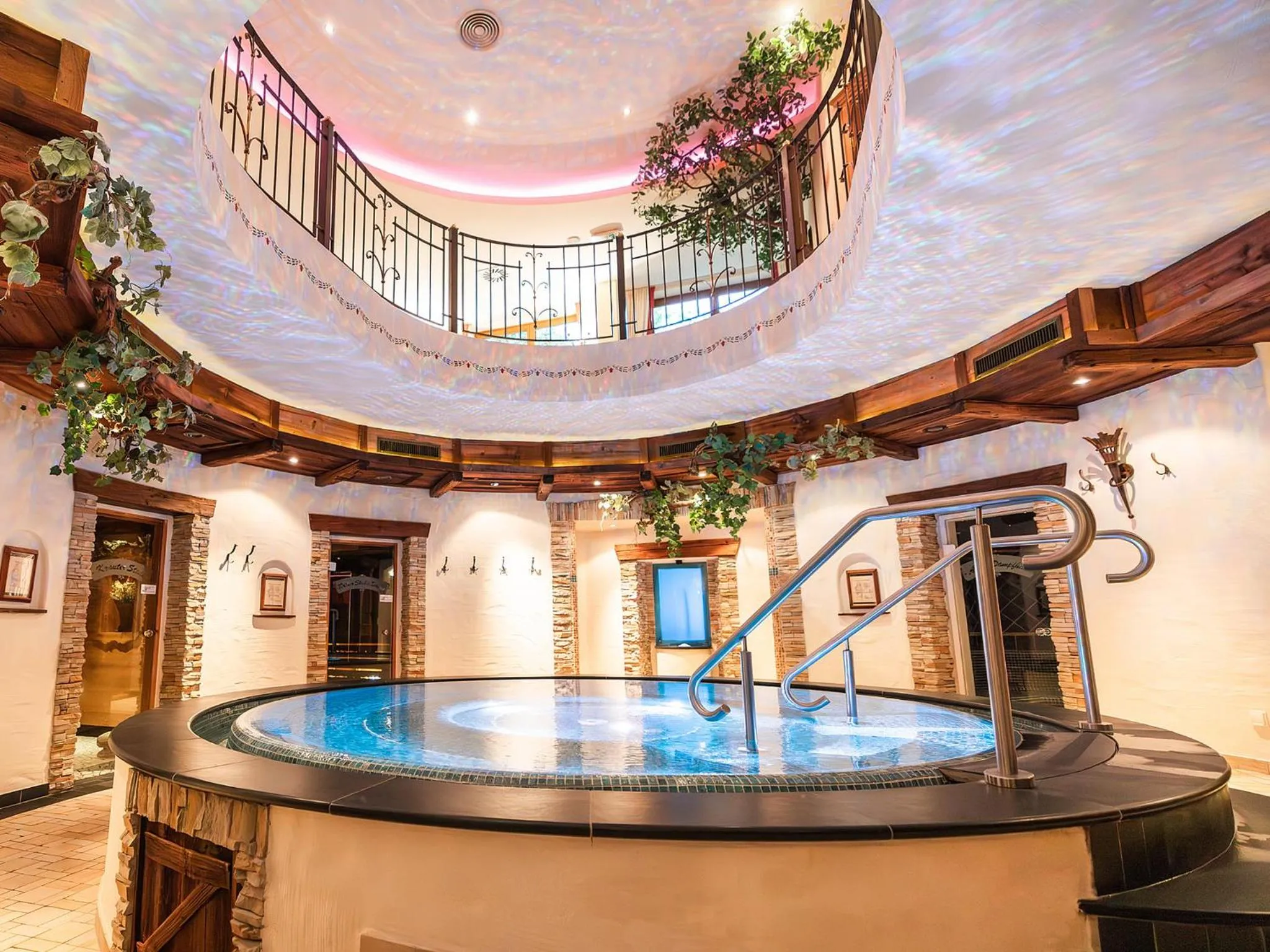 Hot Tub in Alpenhotel Tirolerhof