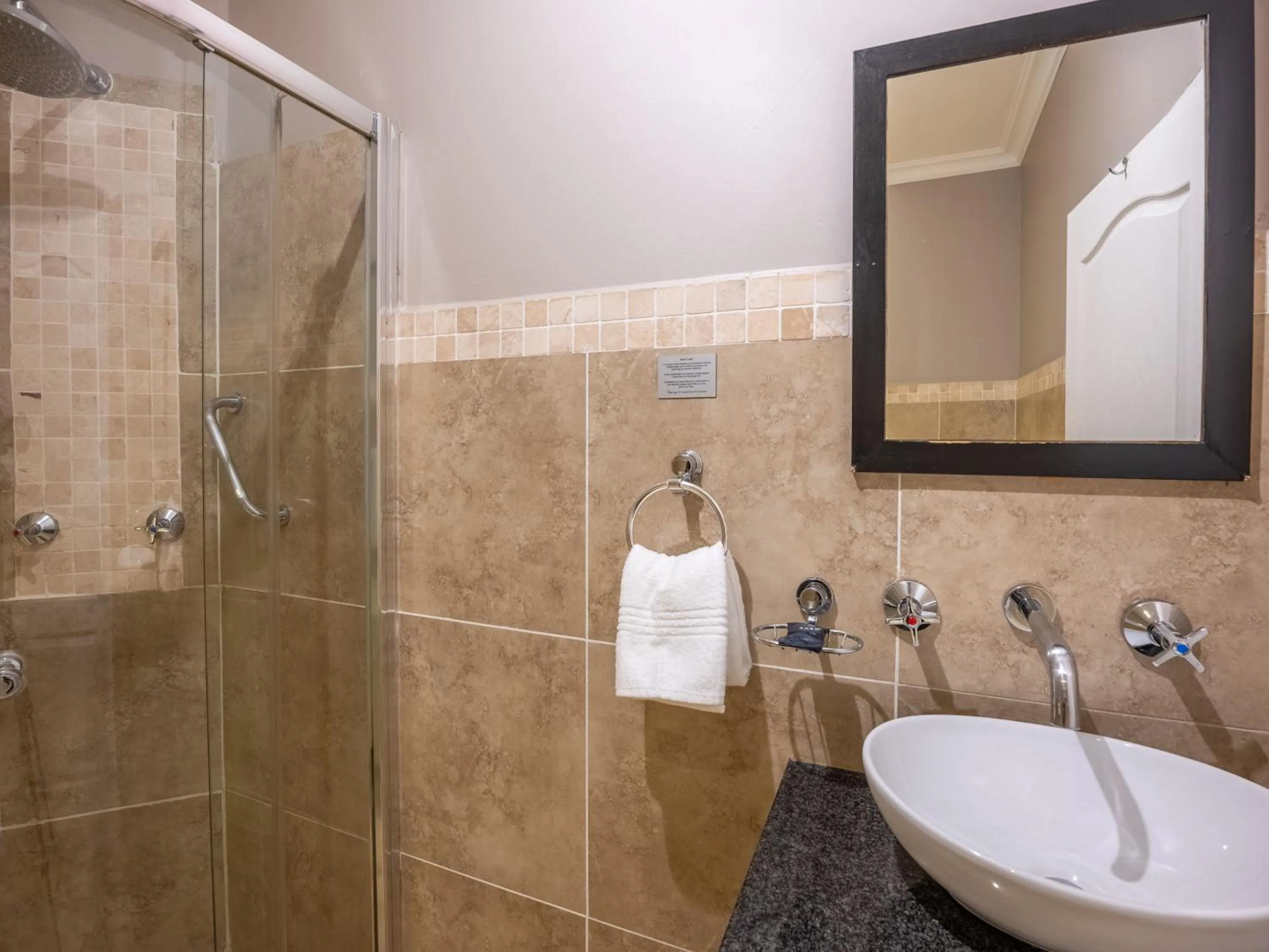 Shower in ANEW Hotel Witbank Emalahleni