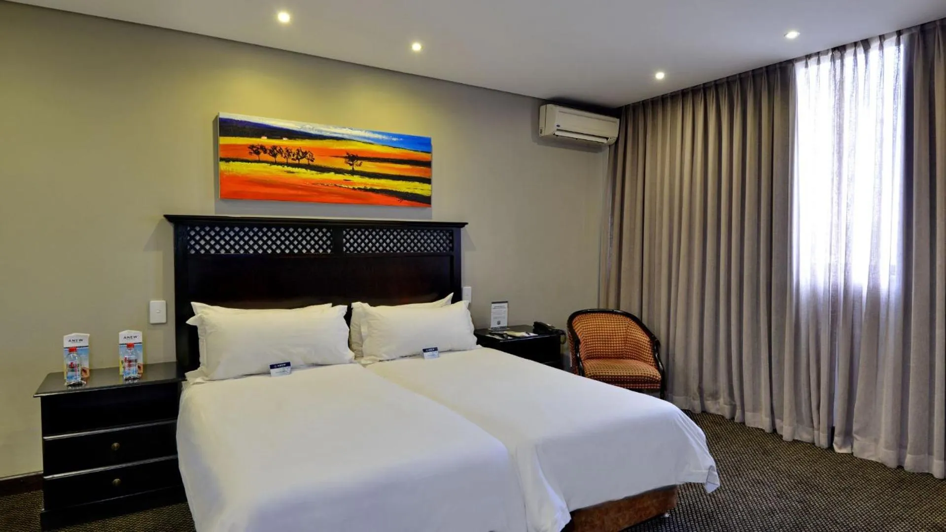Bed in ANEW Hotel Witbank Emalahleni