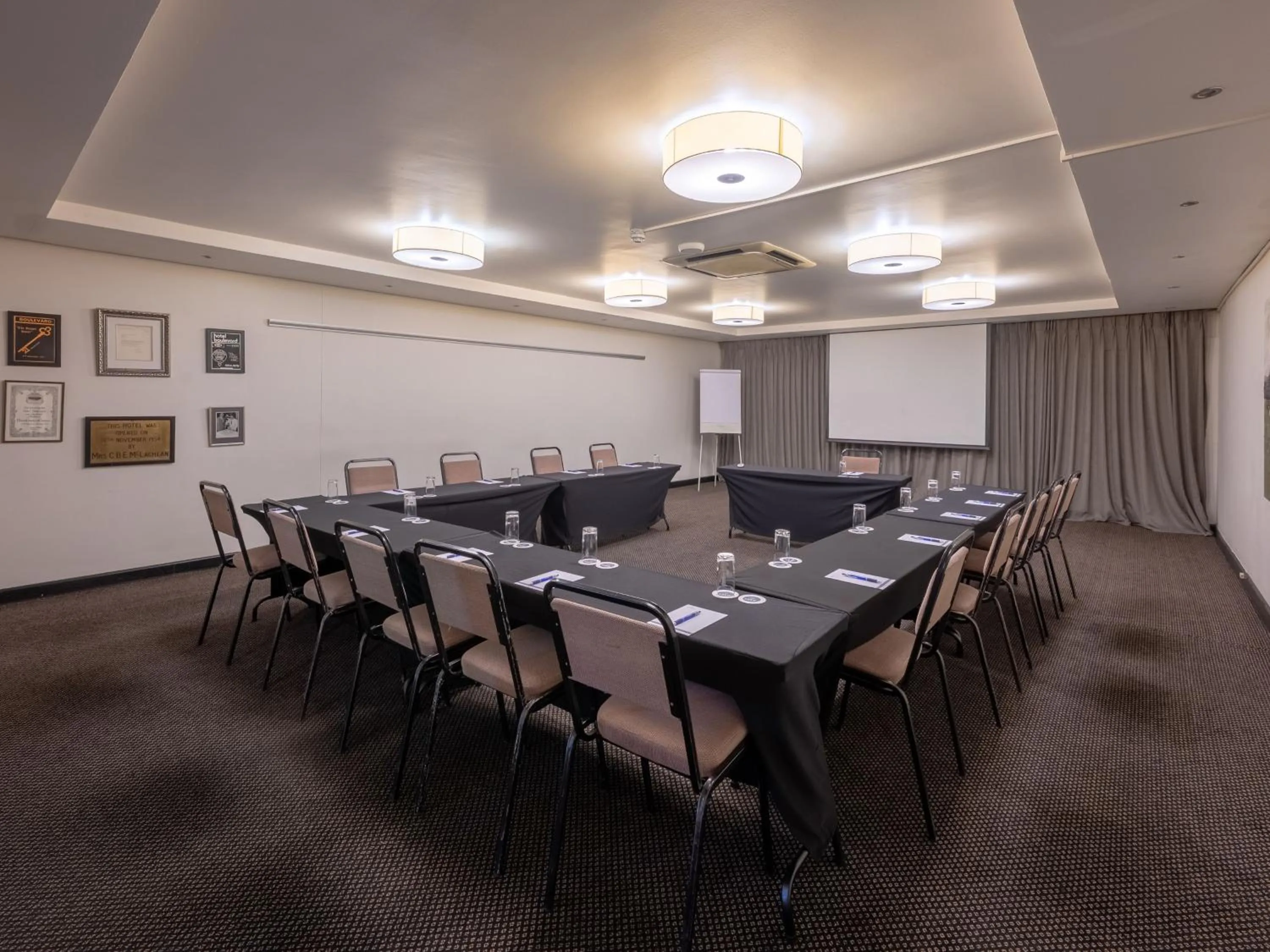 Meeting/conference room in ANEW Hotel Witbank Emalahleni
