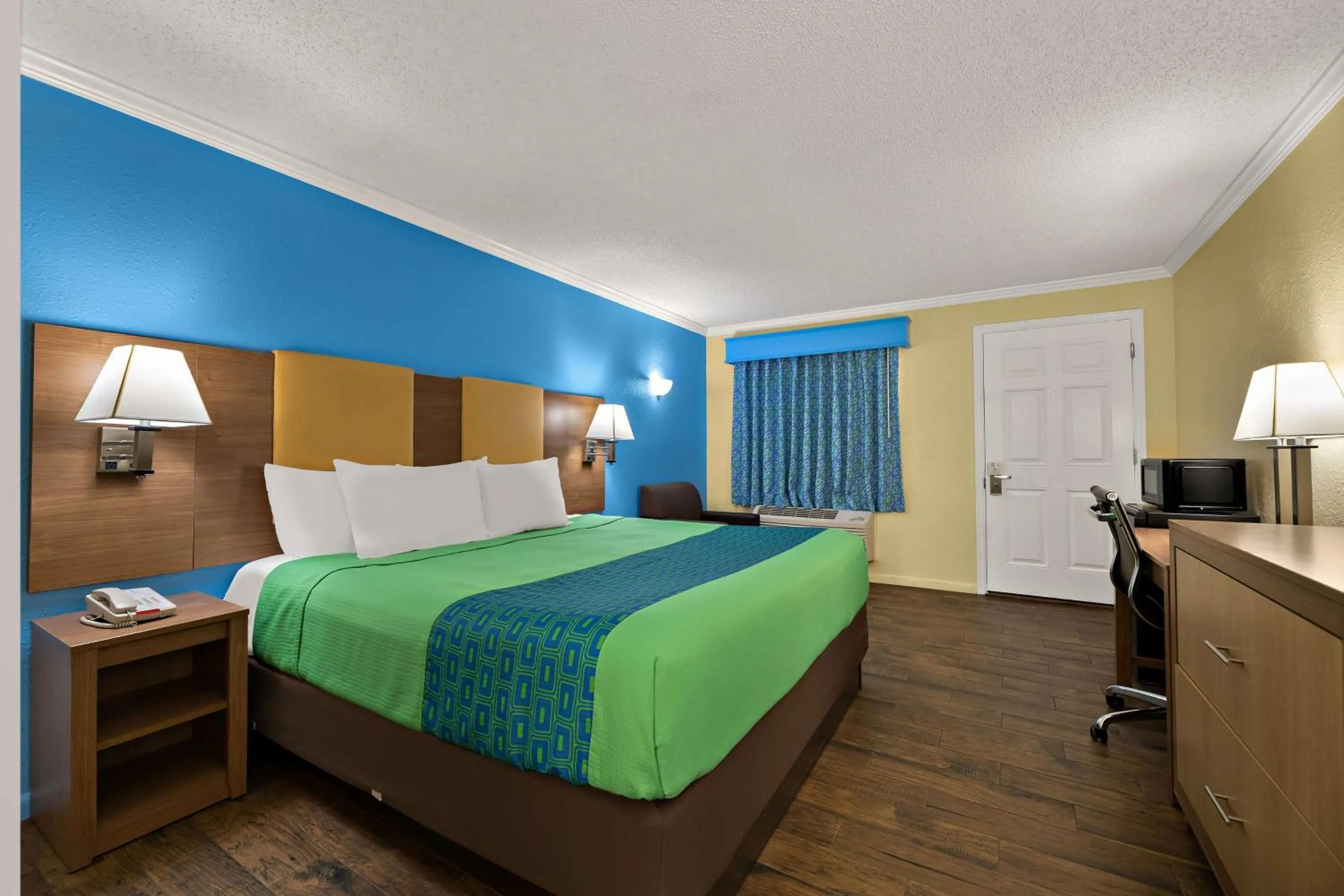 Bedroom, Bed in SureStay Hotel by Best Western Clermont Theme Park West