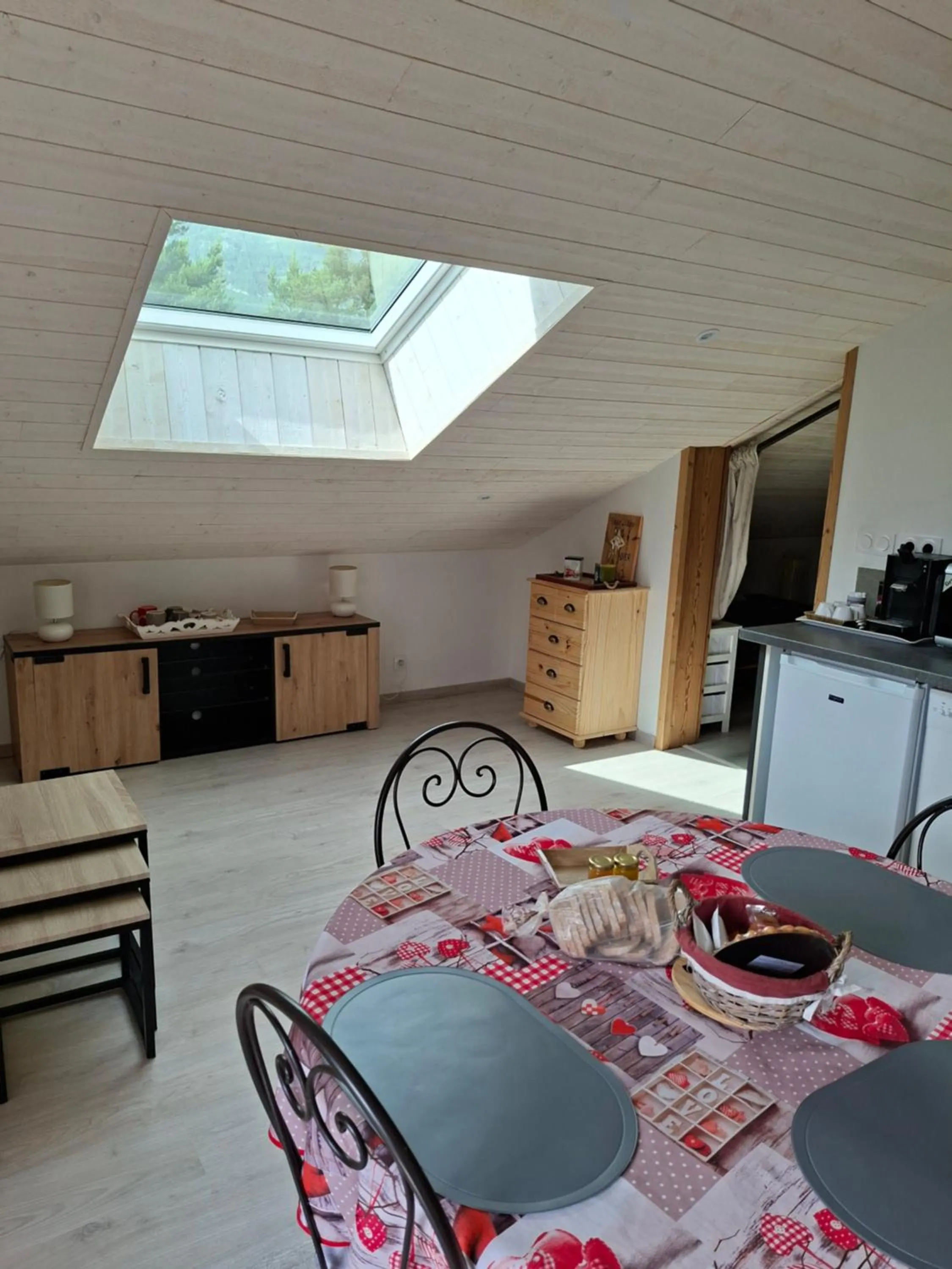 Dining area in appartement indépendant chalet "les Ormes"