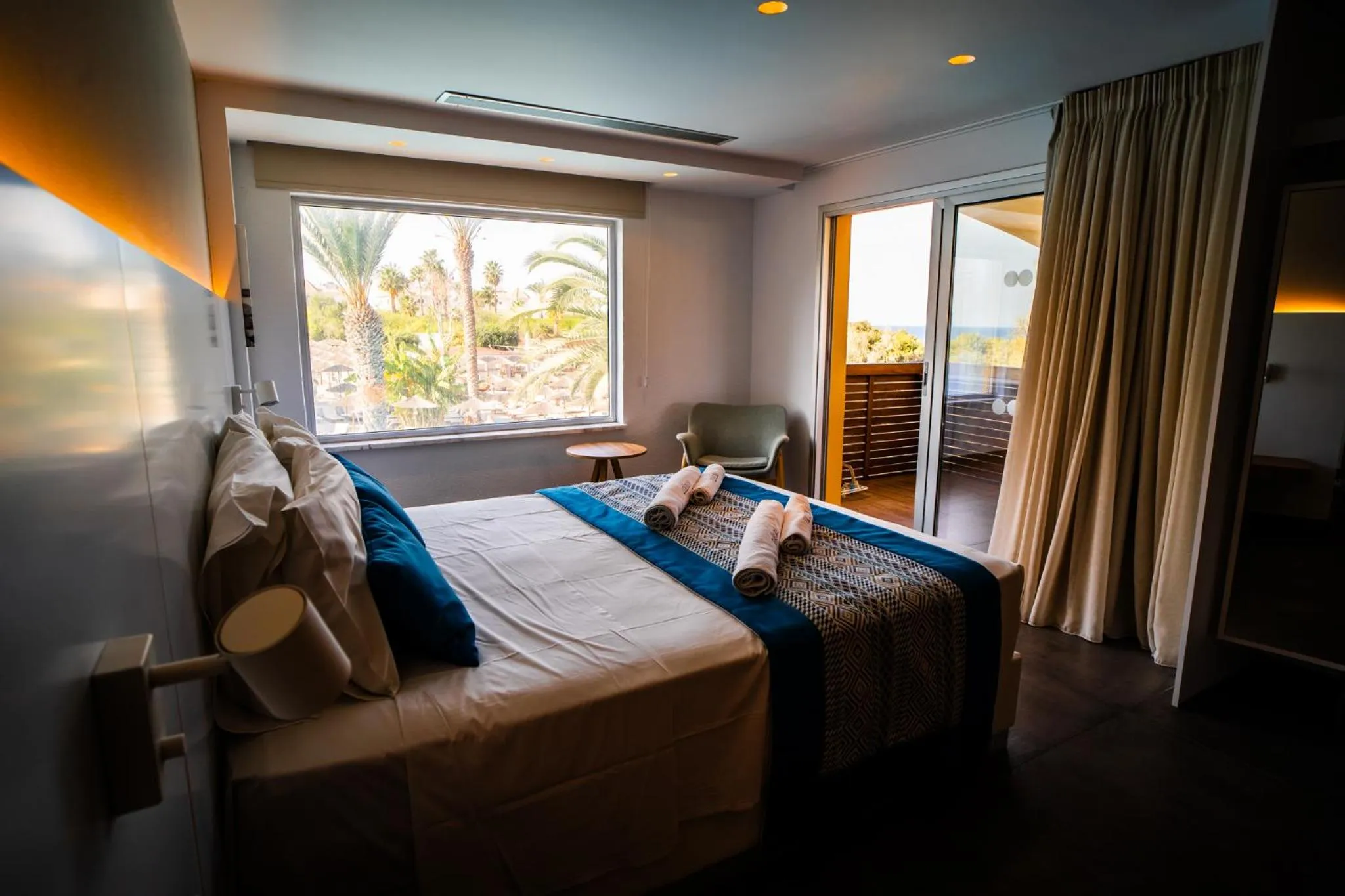 Bedroom, Bed in Malama Beach Holiday Village