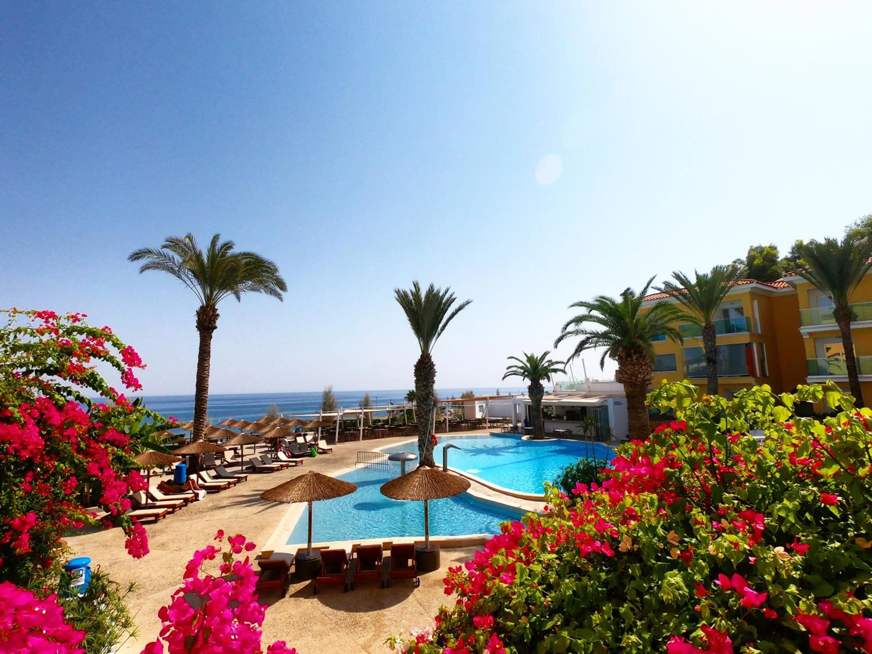 Property building in Malama Beach Holiday Village