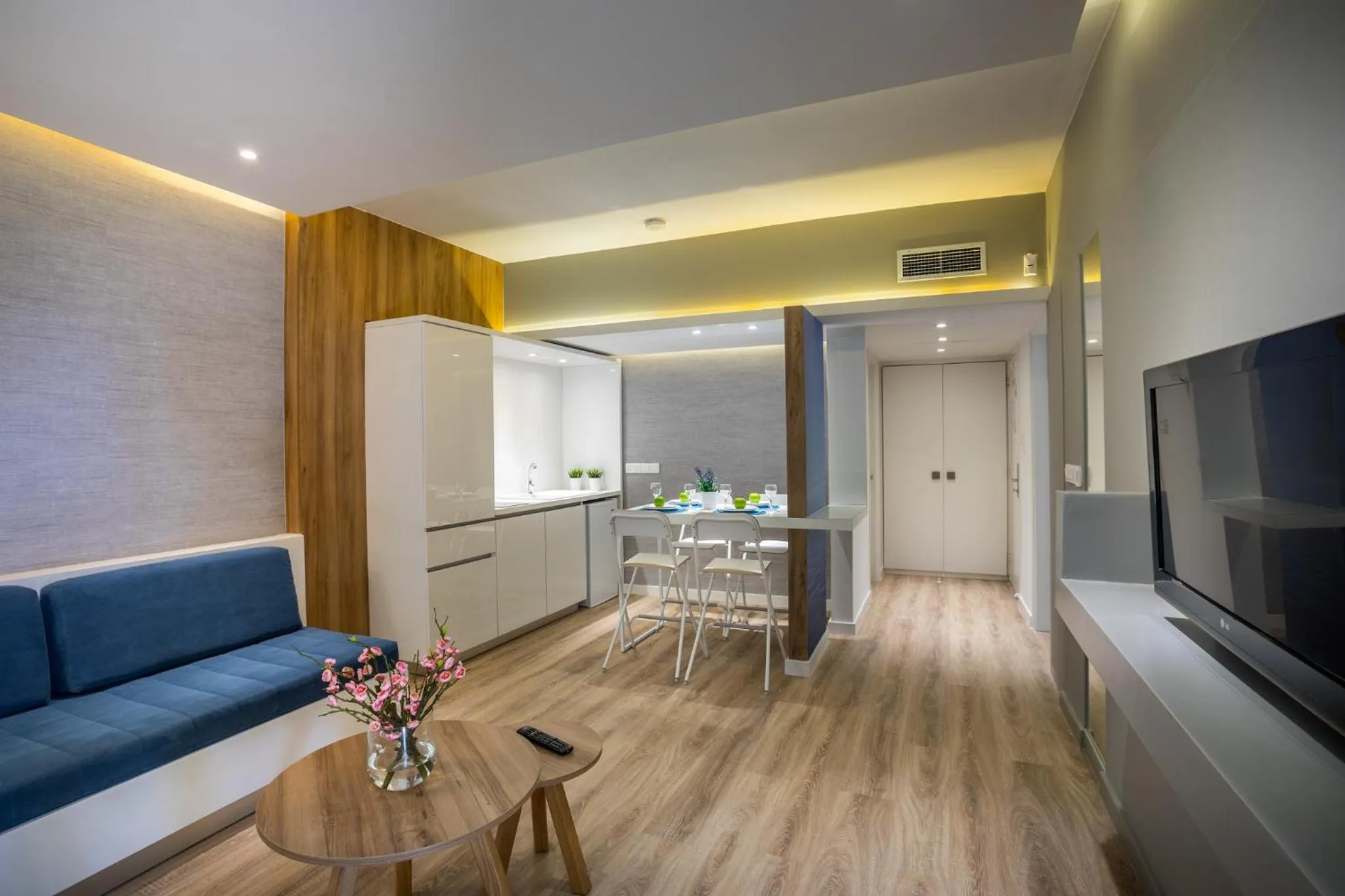 TV and multimedia in Malama Beach Holiday Village