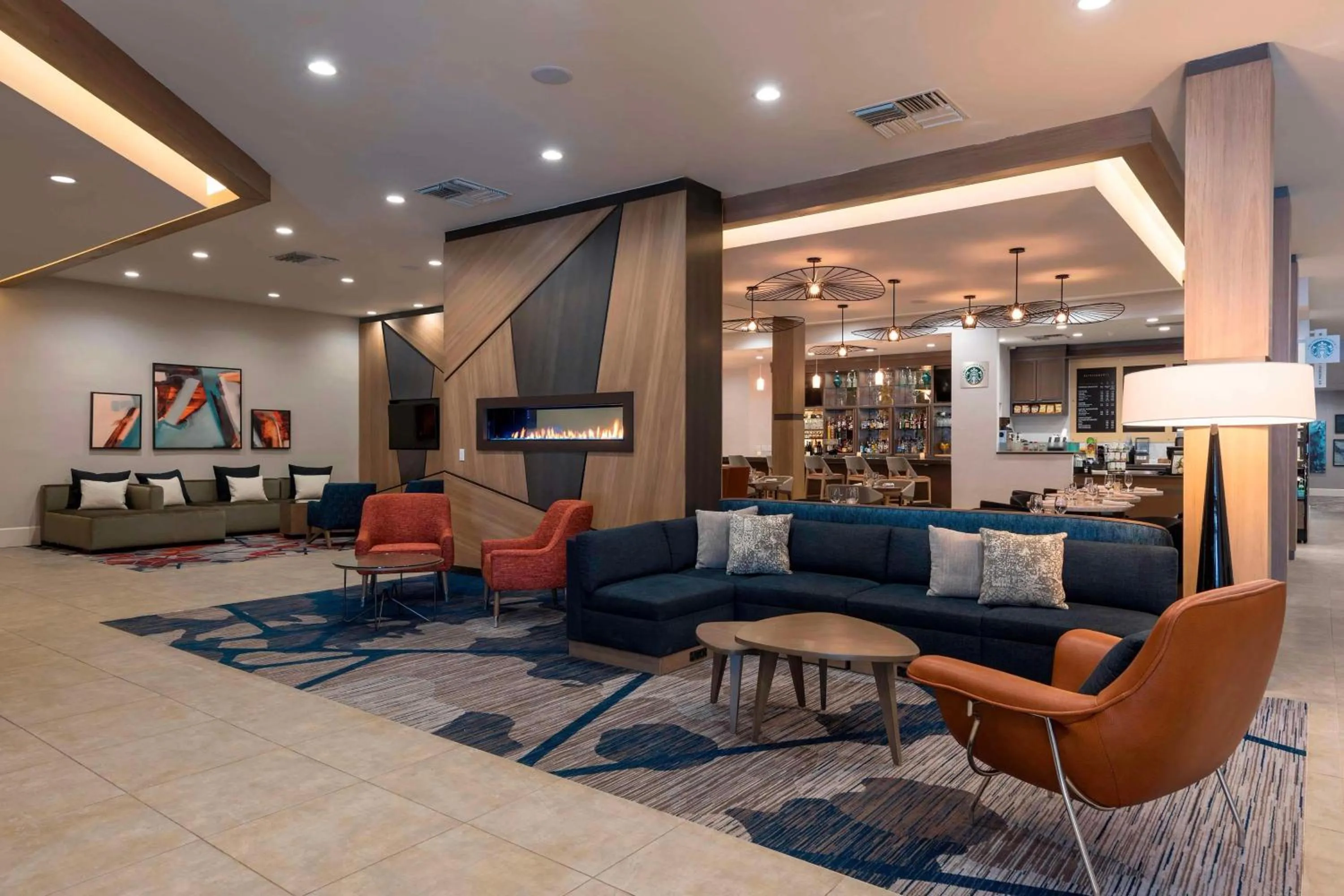 Lobby or reception in Delta Hotels by Marriott Grand Rapids Airport