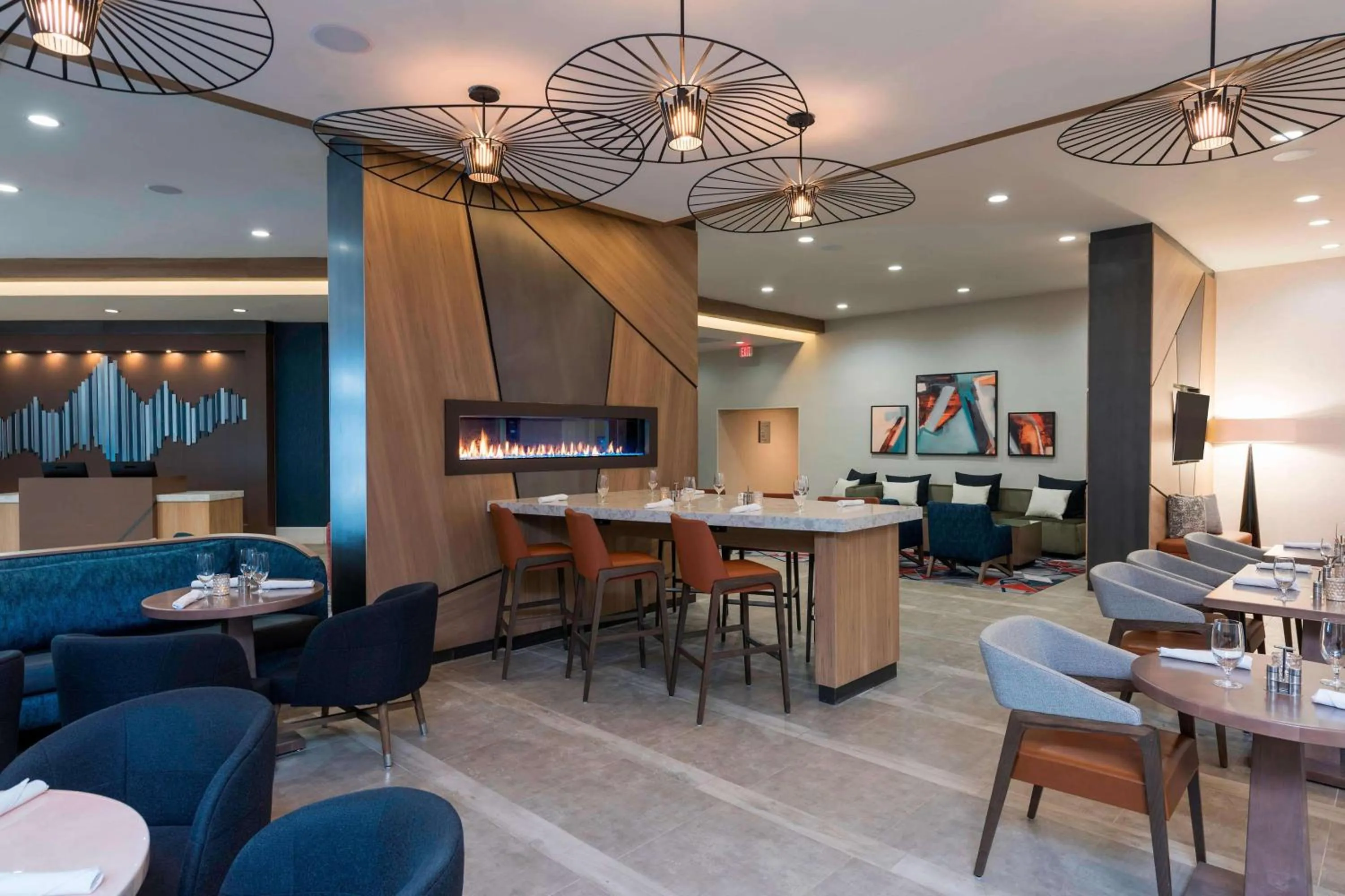 Restaurant/places to eat in Sonesta Hotel Grand Rapids Airport