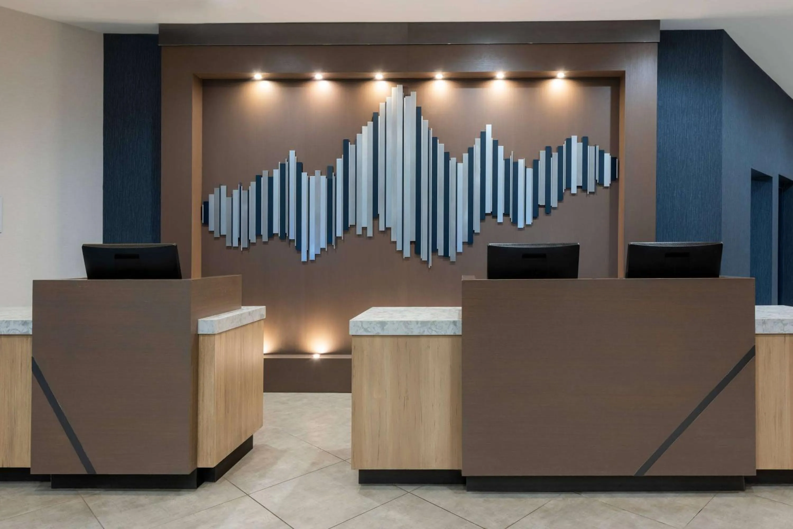 Lobby or reception in Delta Hotels by Marriott Grand Rapids Airport
