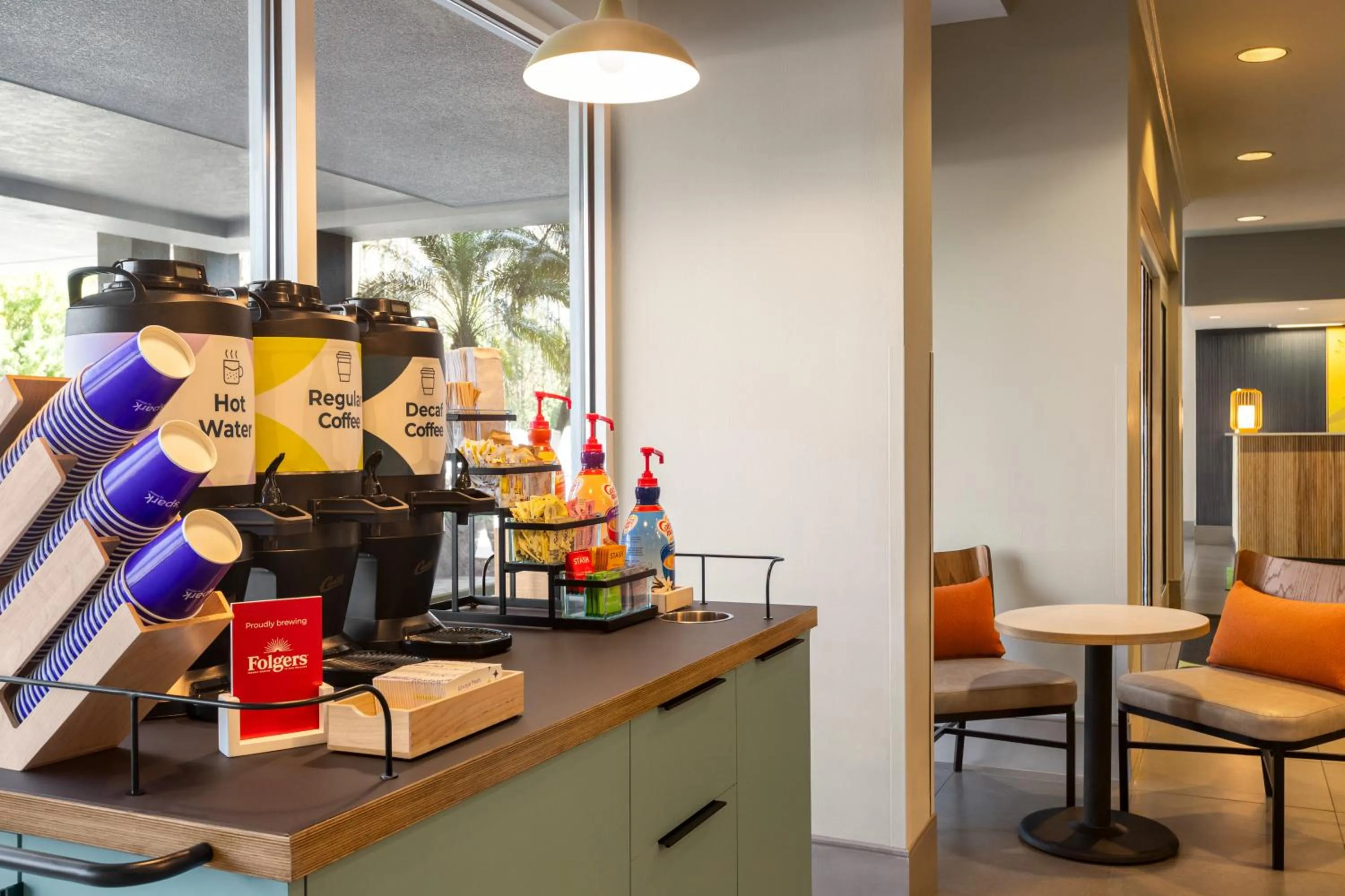 Lobby or reception in Spark by Hilton Orlando Universal Boulevard