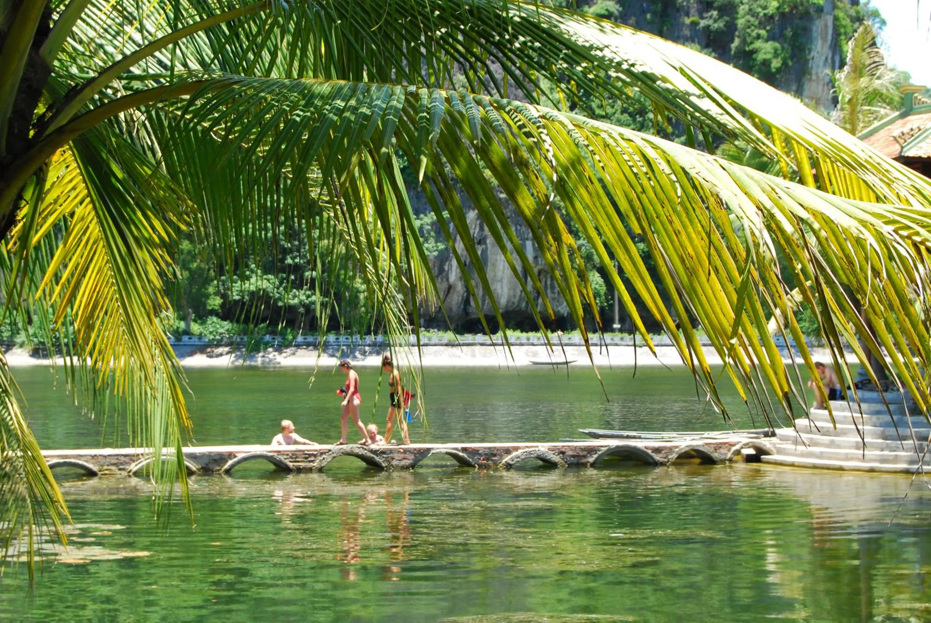 children in Tam Coc Westlake Homestay