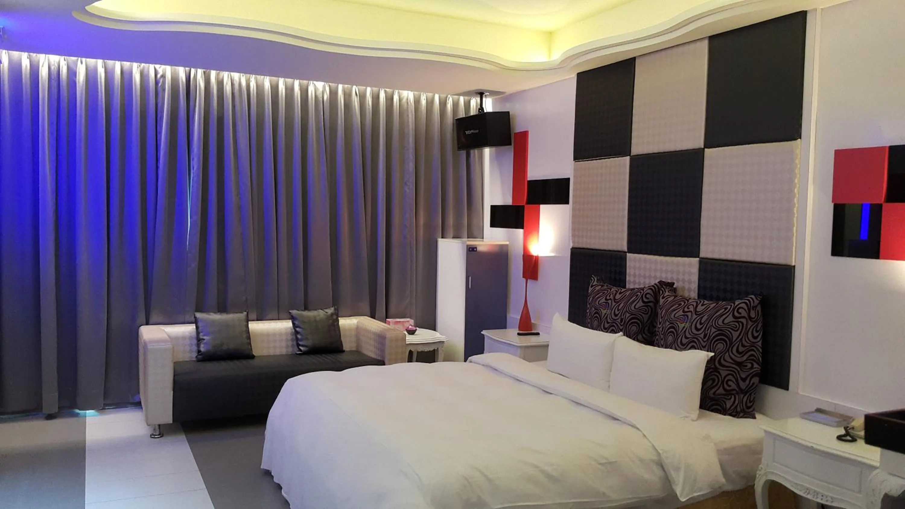 Bed in Kai-Hong Motel