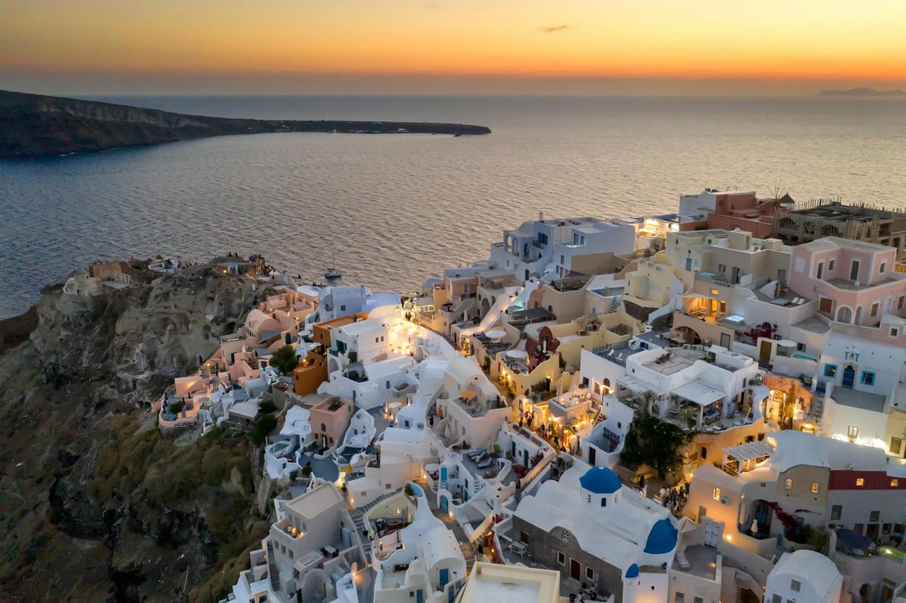 Neighbourhood in Caldera Houses Oia