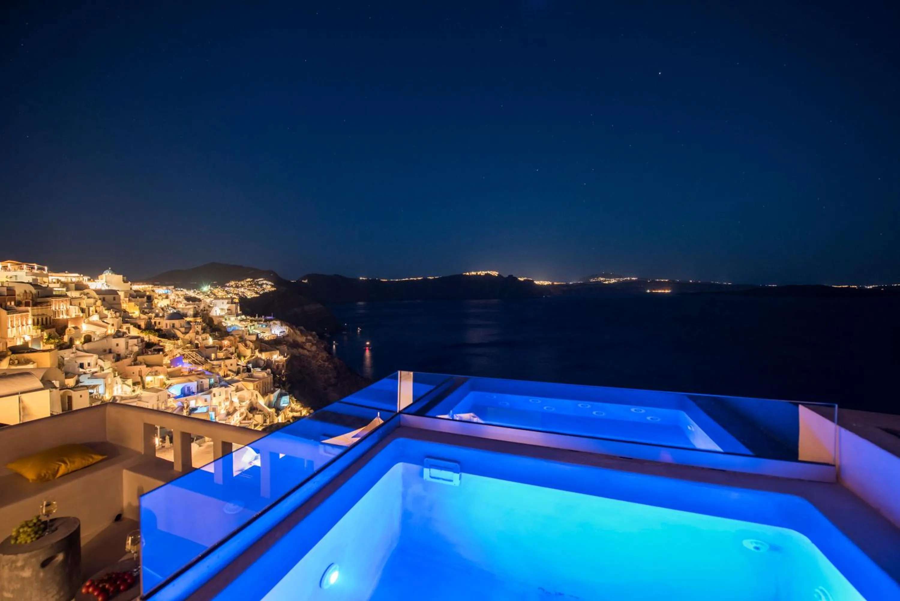 Hot Tub in Caldera Houses Oia