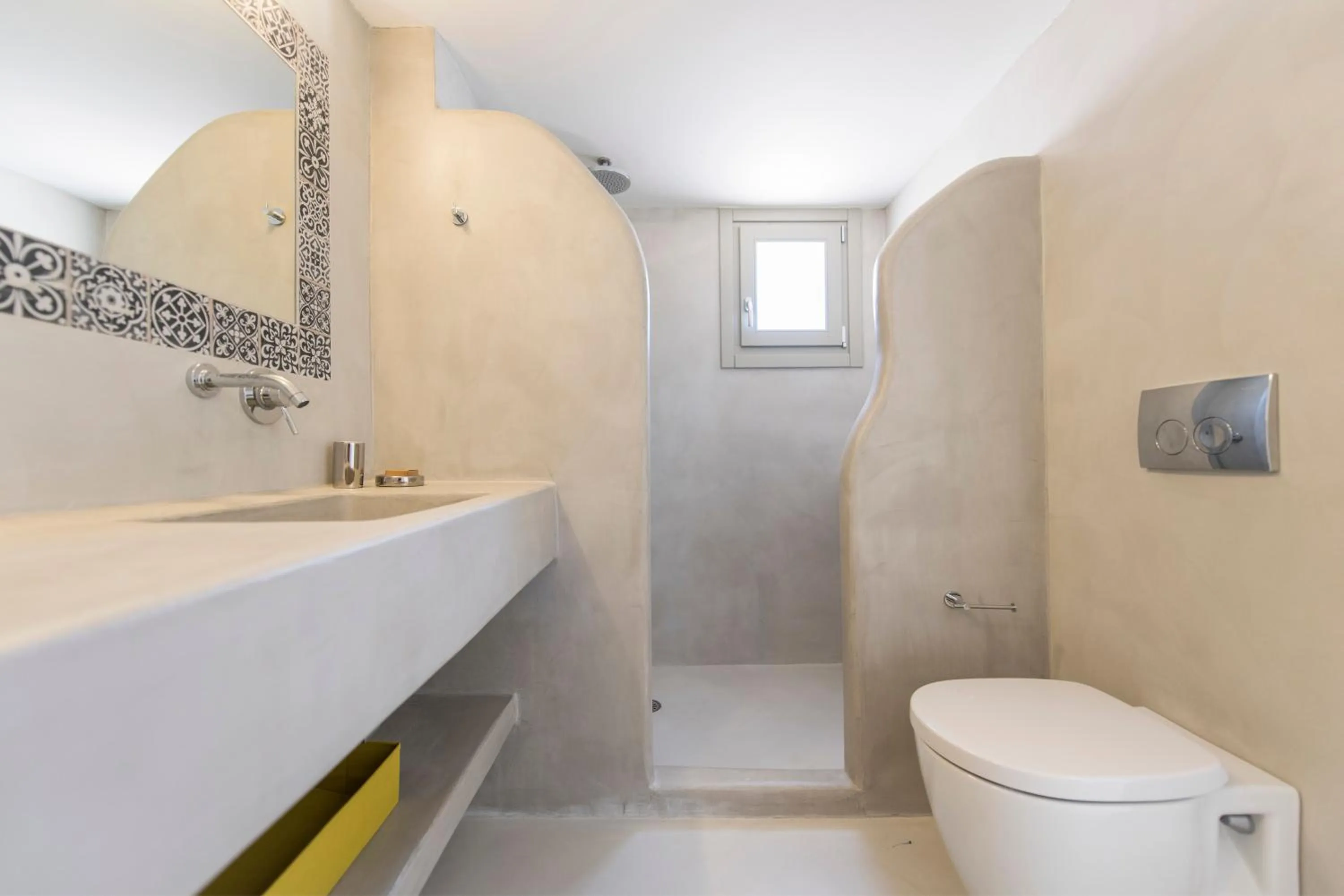 Shower in Caldera Houses Oia
