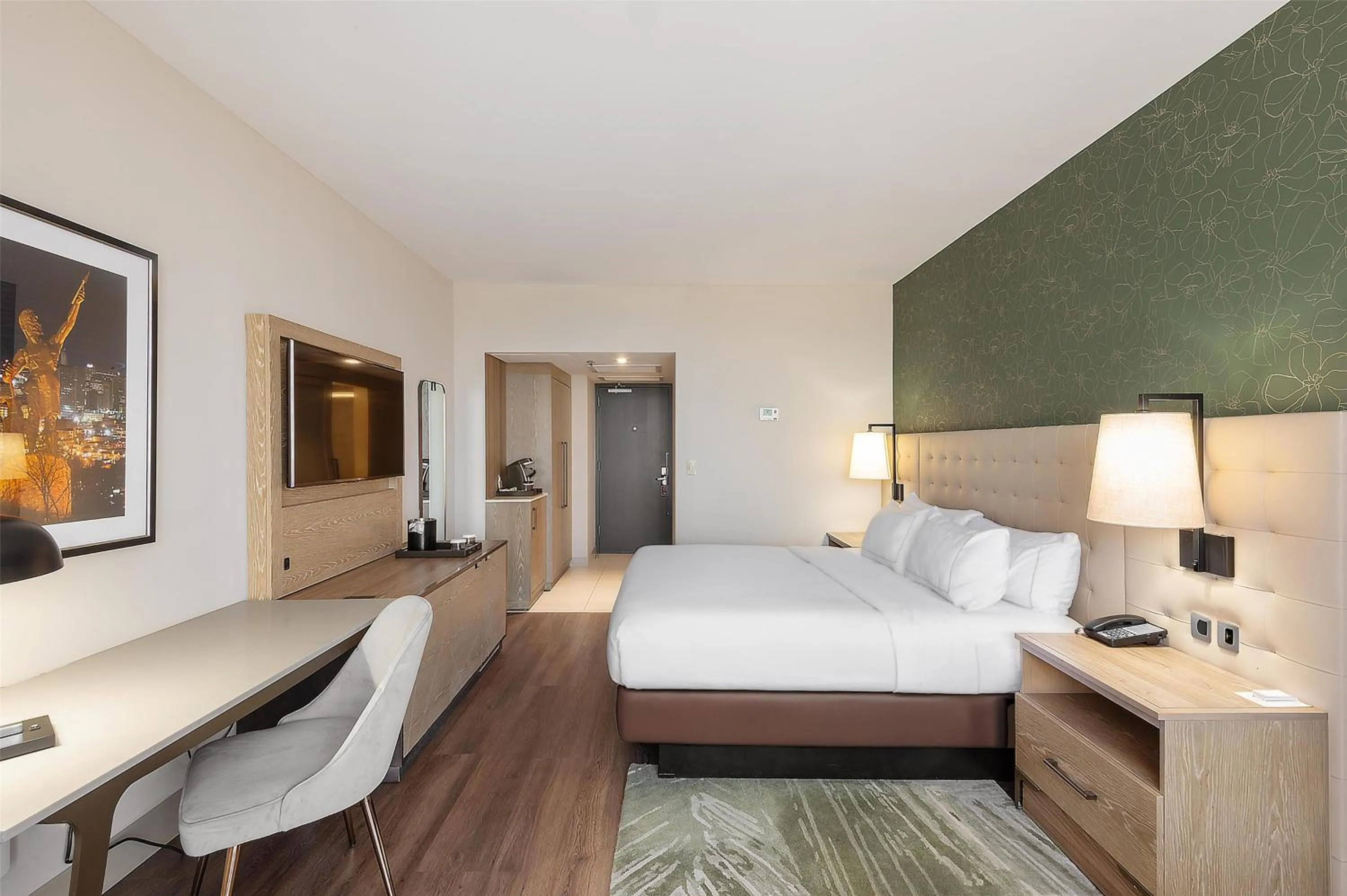 Bedroom, Bed in Hilton Birmingham Downtown at UAB