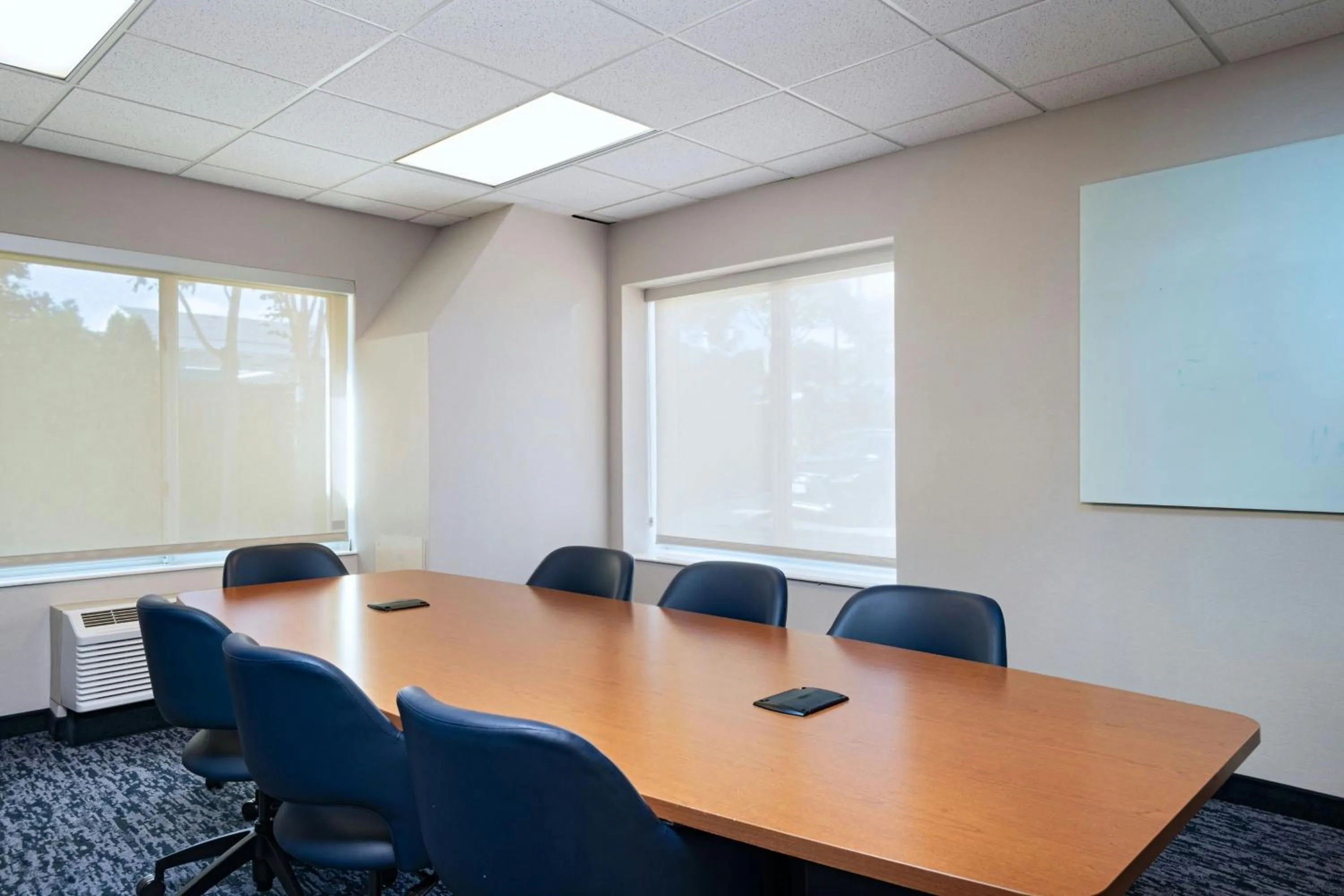 Meeting/conference room in Fairfield by Marriott Medford Long Island