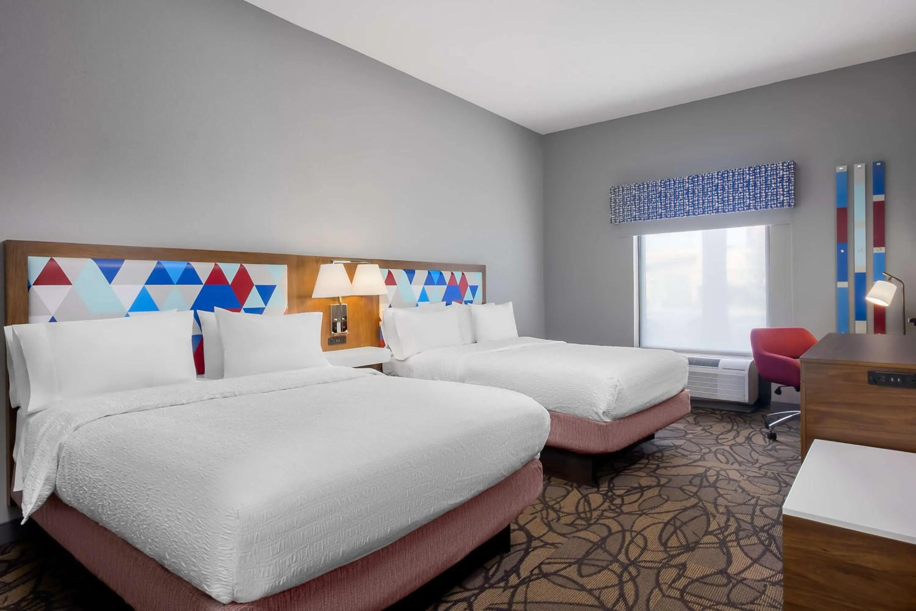 Bed in Hampton Inn & Suites Birmingham-Pelham - I-65
