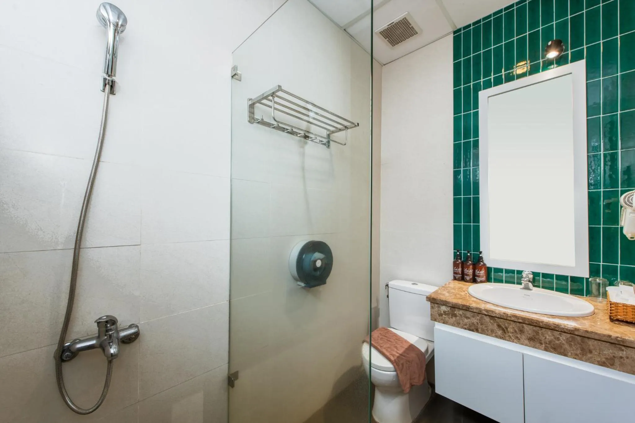 Shower in Thanh Mai Hotel