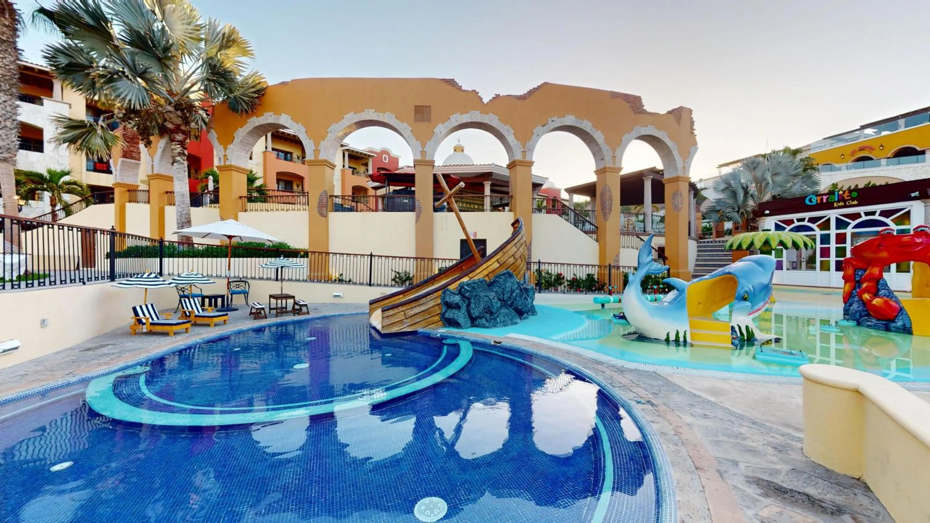 Swimming pool in Hacienda Encantada Resort & Spa