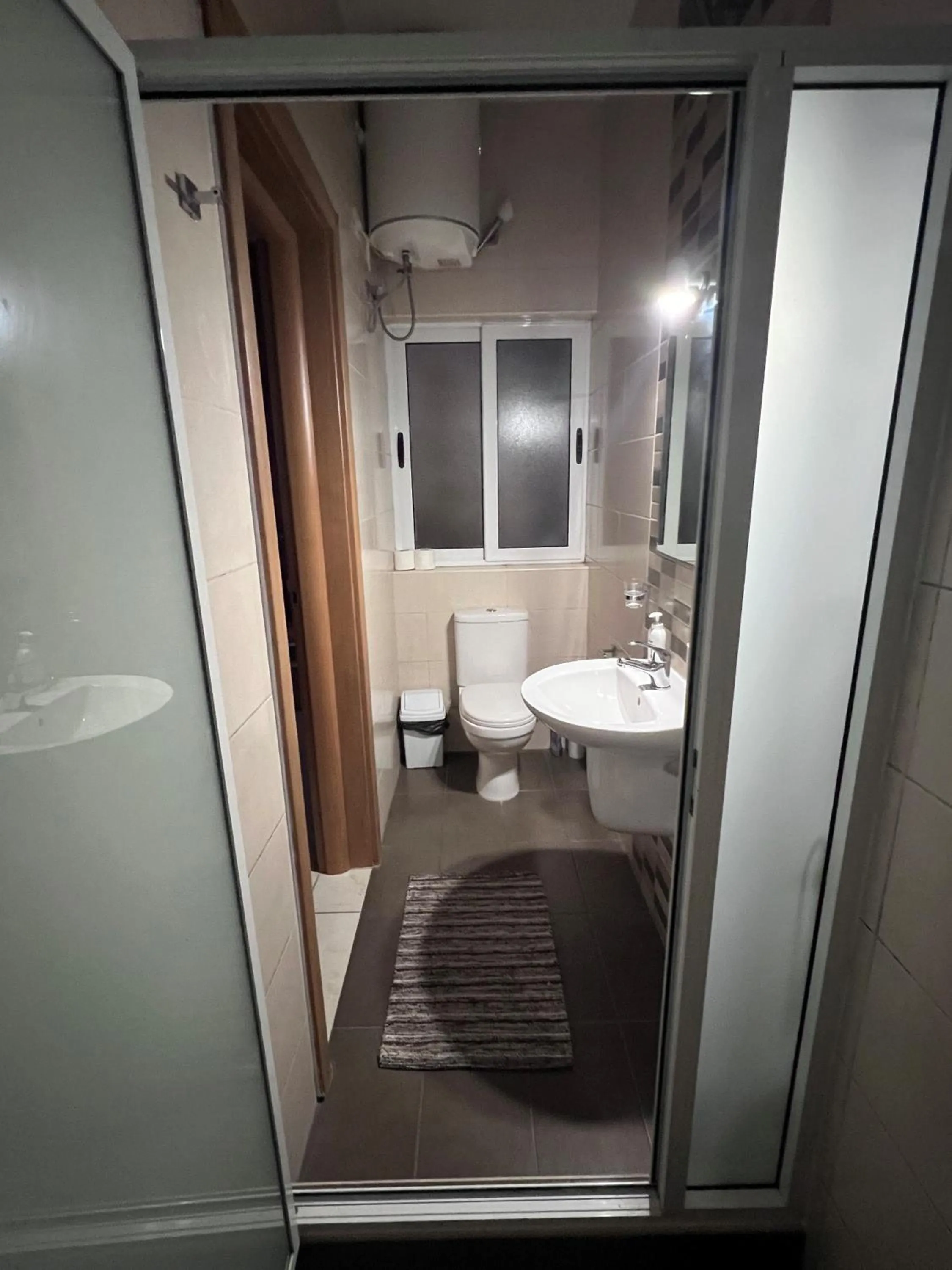 Bathroom in Twenty Antika