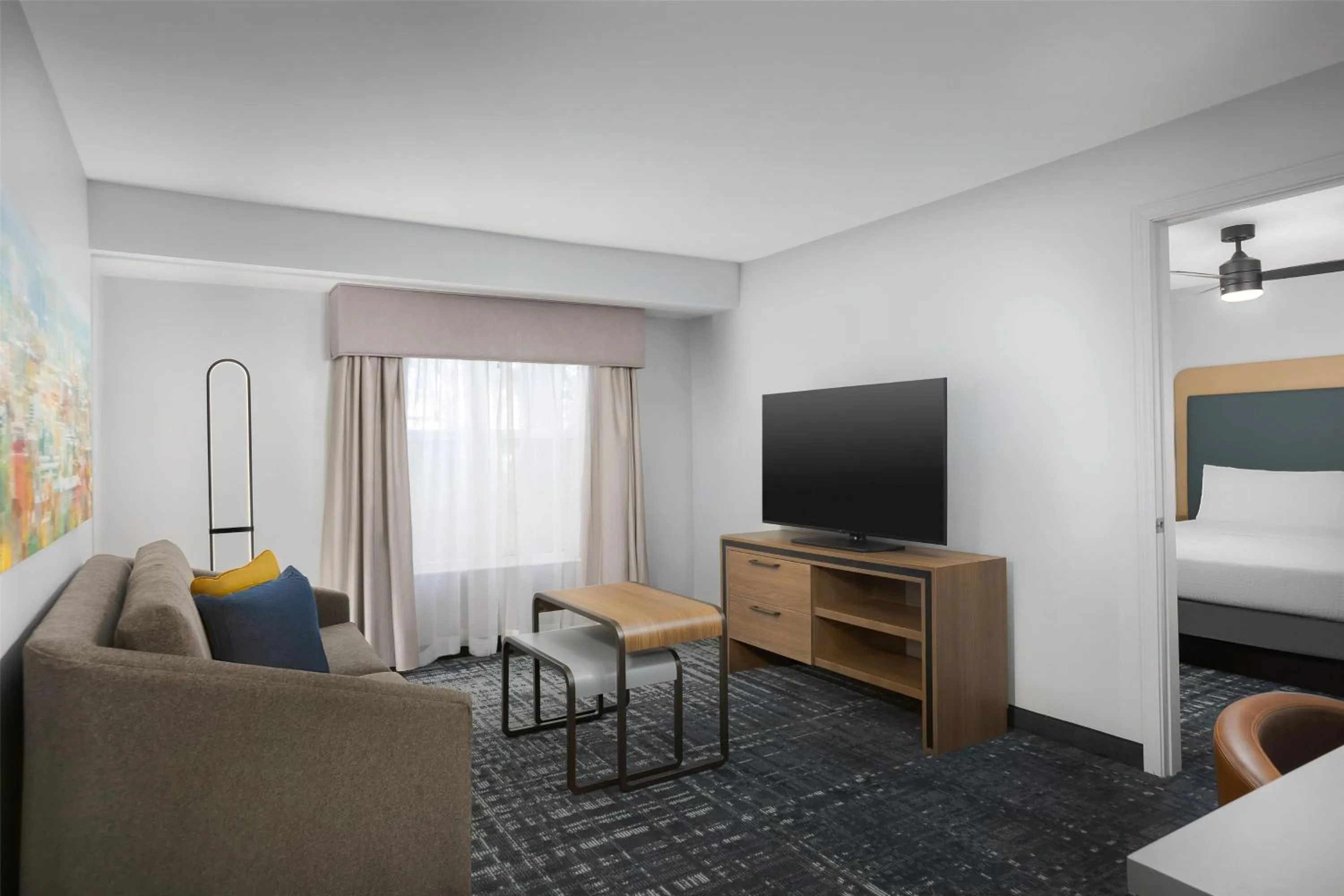 Living room, Bed in Homewood Suites by Hilton Birmingham South Inverness