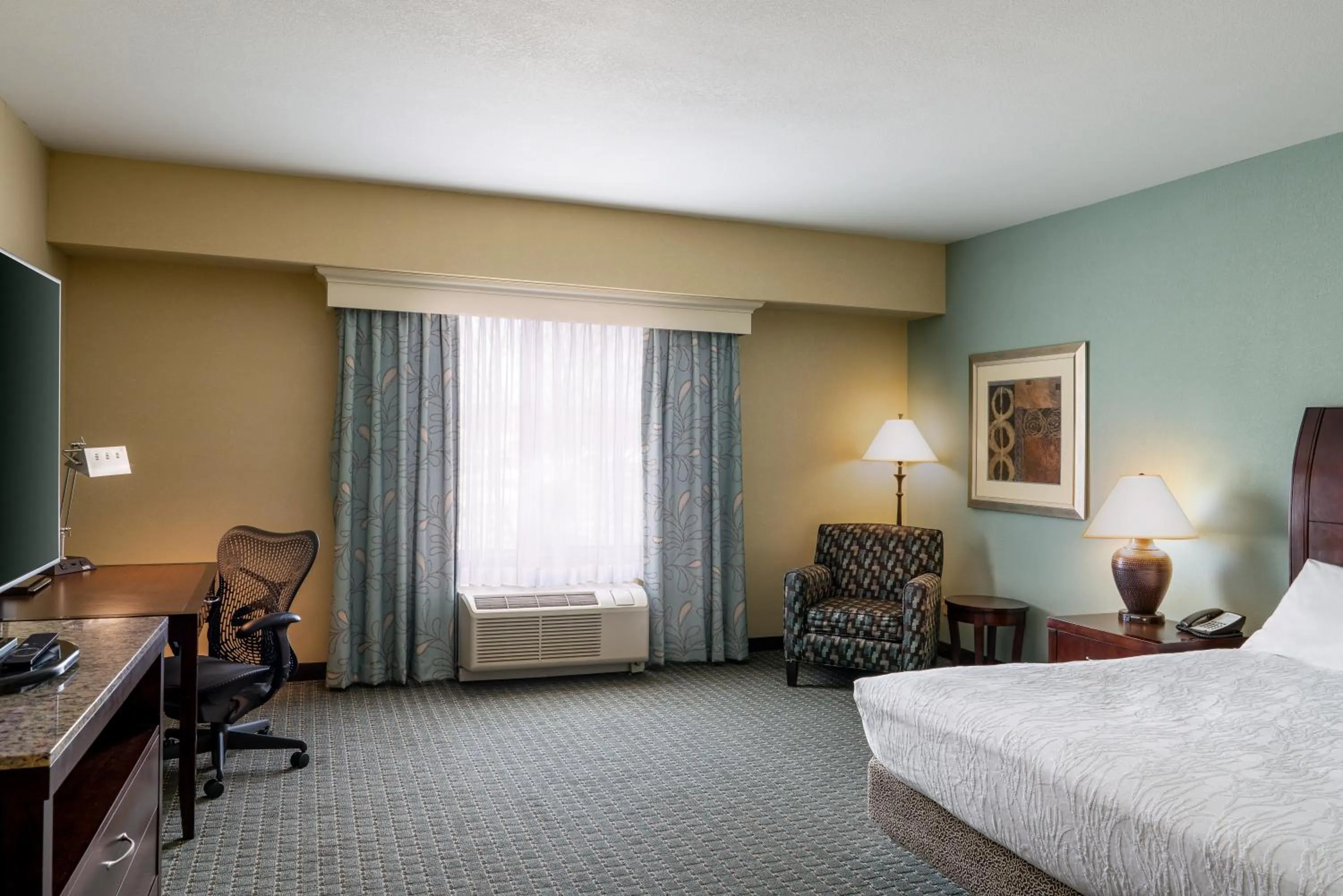 Photo of the whole room, Bed in Hilton Garden Inn Billings