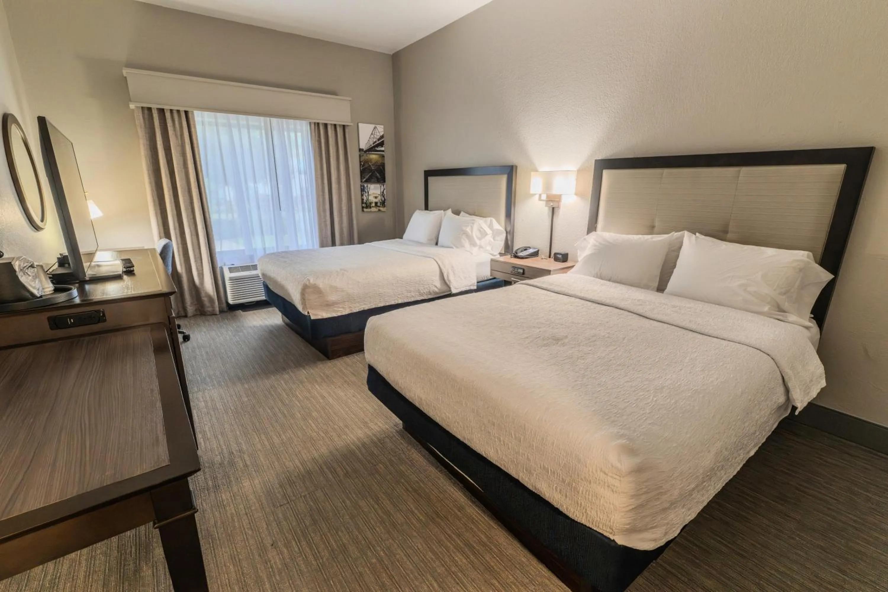 Bed in Hampton Inn Jasper, AL