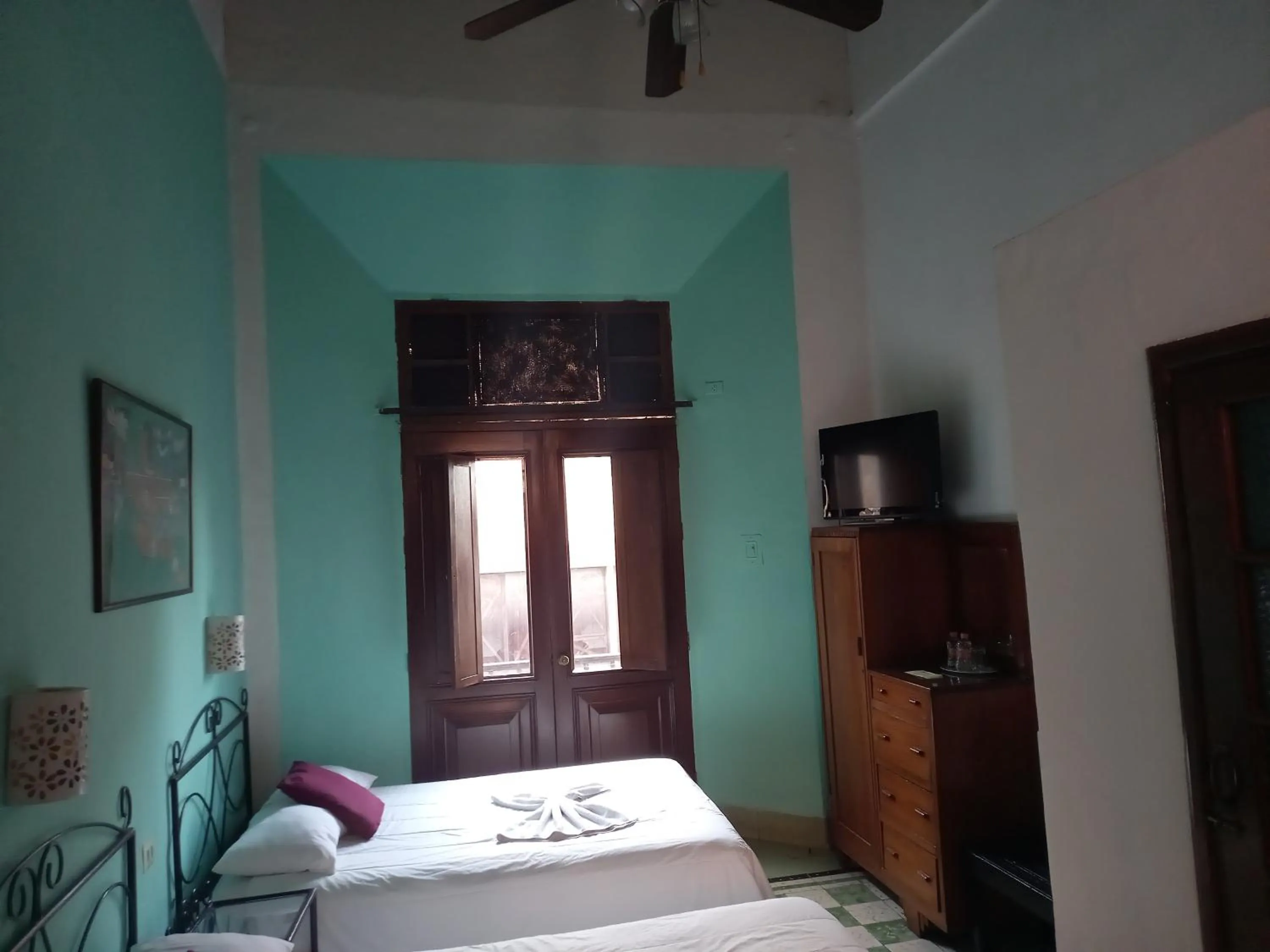 Photo of the whole room, Bed in Hotel Reforma